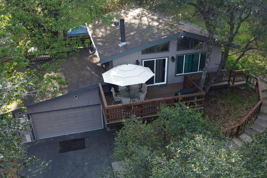 Mountain Cabin near Yosemite view 4