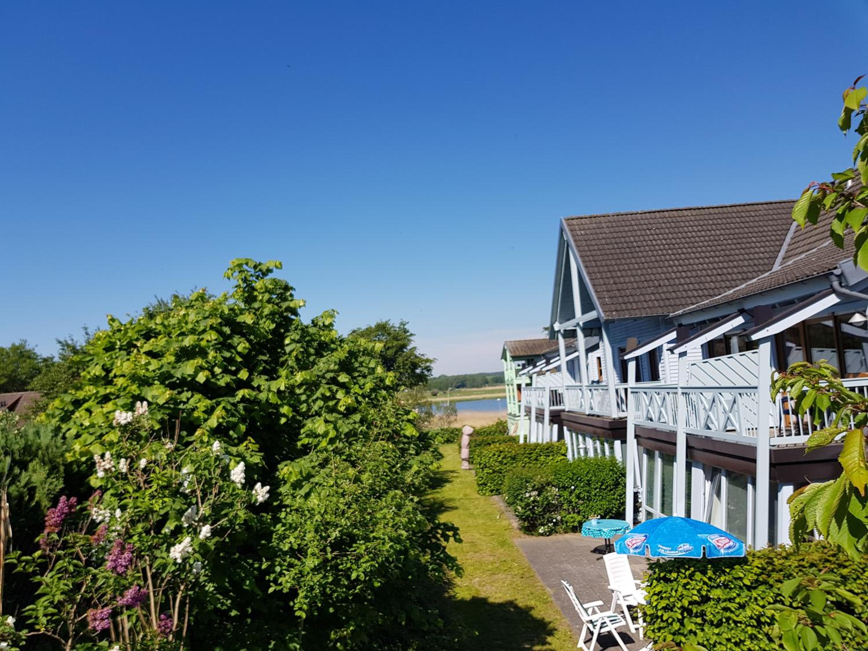 Fewo 7 im Fischerhaus Wintergarten und Terrasse mit Strandkorb view 5
