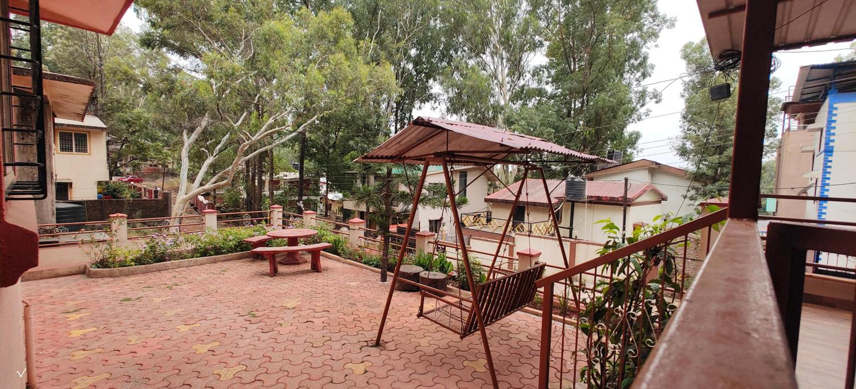 3 Bedroom Spacious Villa Near Mapro Garden view 3