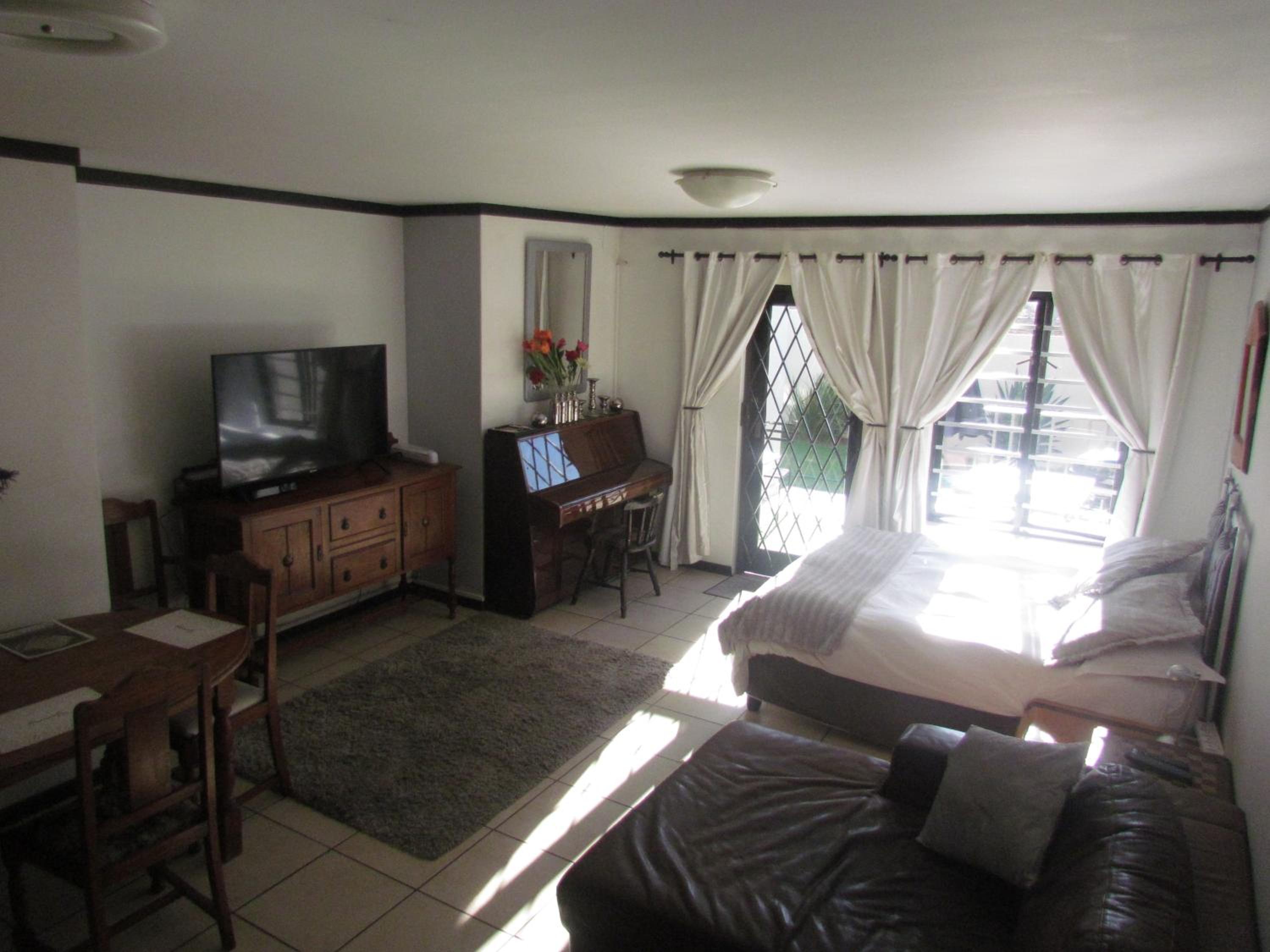 Santini Lace Self Catering Unit view 4