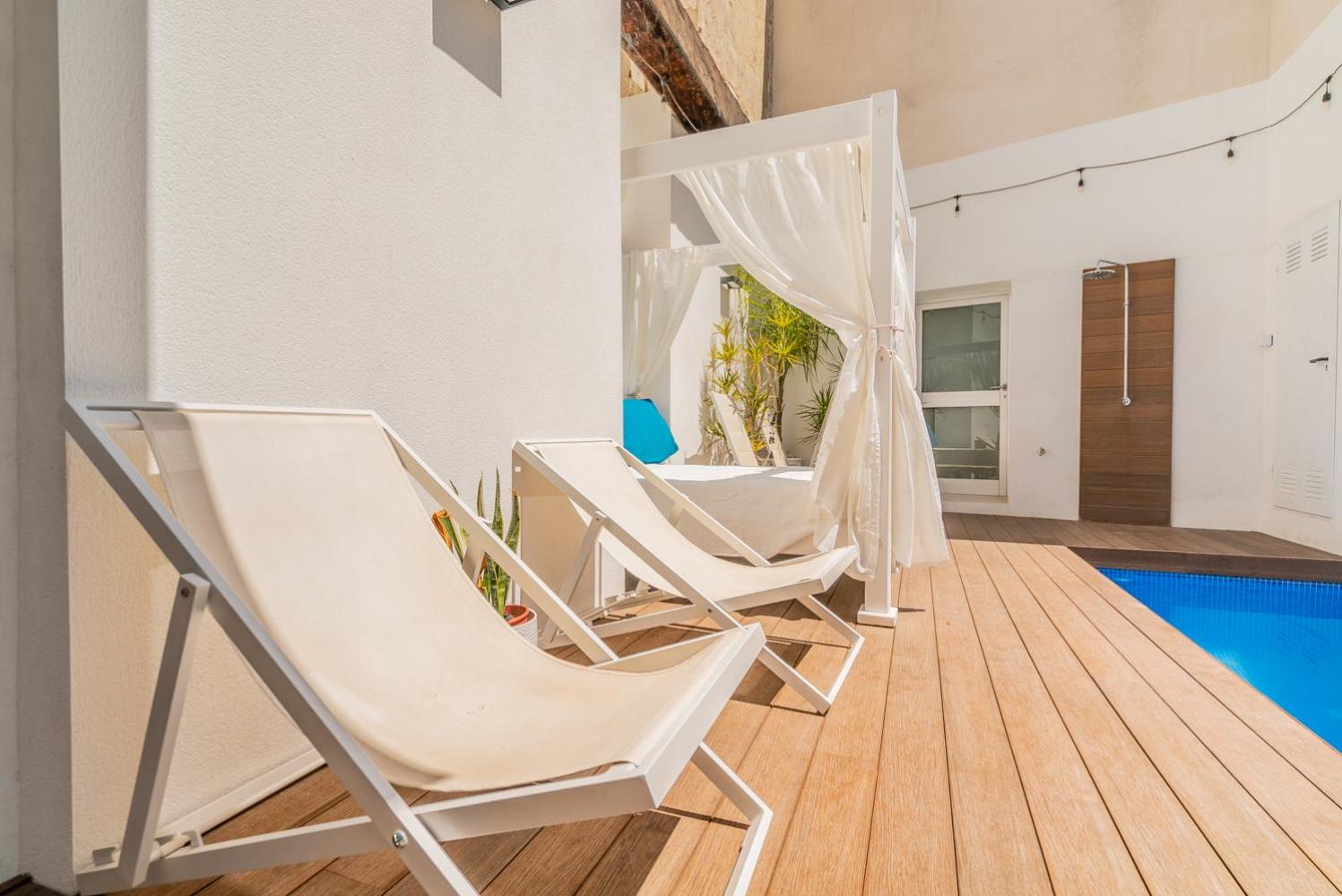 VLVilla - Villa de lujo en Valencia con piscina privada y sala de cine