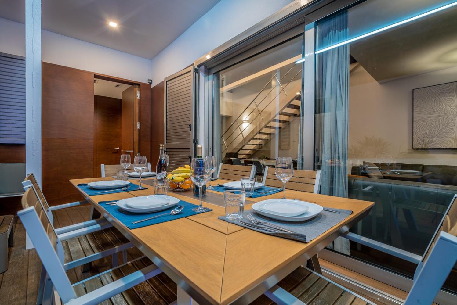 VLVilla - Villa de lujo en Valencia con piscina privada y sala de cine