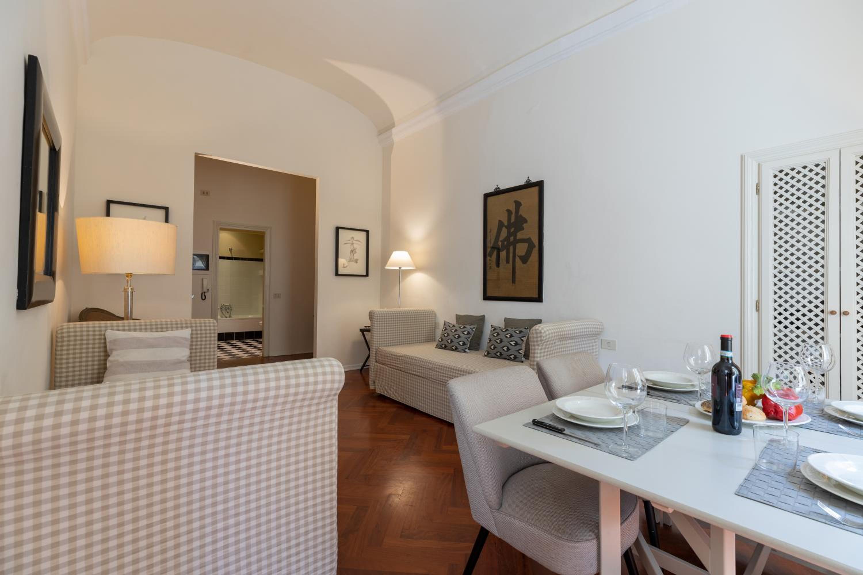 Big apartment a stone's throw from the Duomo