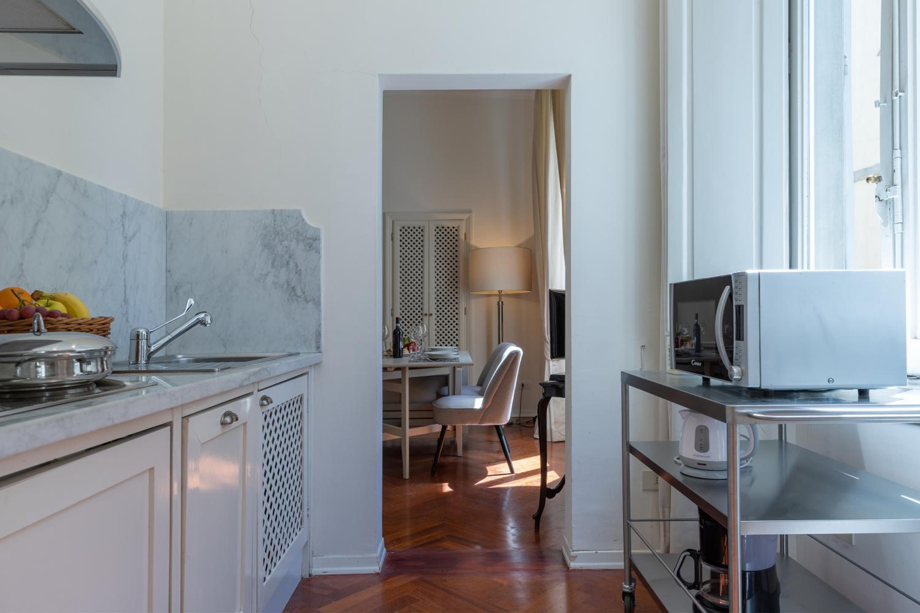 Big apartment a stone's throw from the Duomo