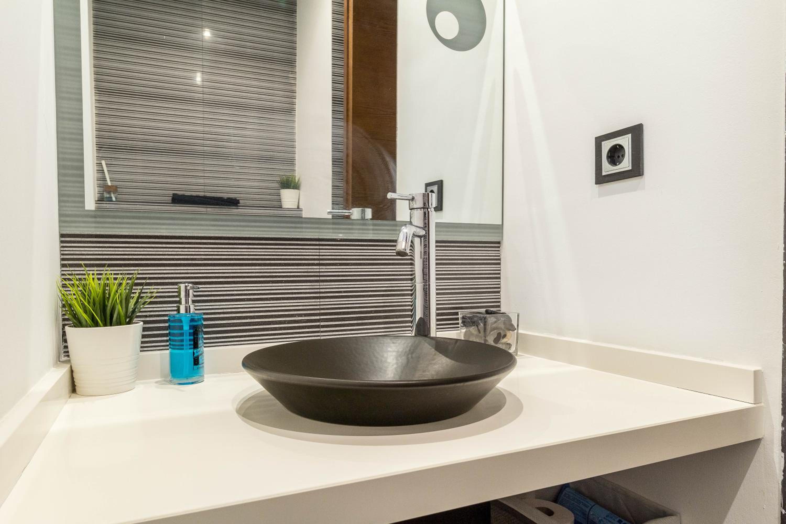 VLVilla - Villa de lujo en Valencia con piscina privada y sala de cine