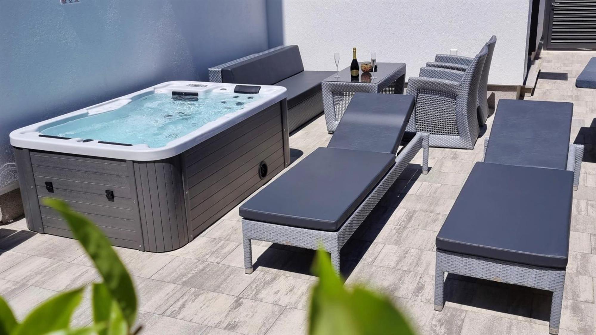 BARTOL LUXURY APARTMENTS KRK Croatia, with own HOT TUB - WHIRLPOOL view 3