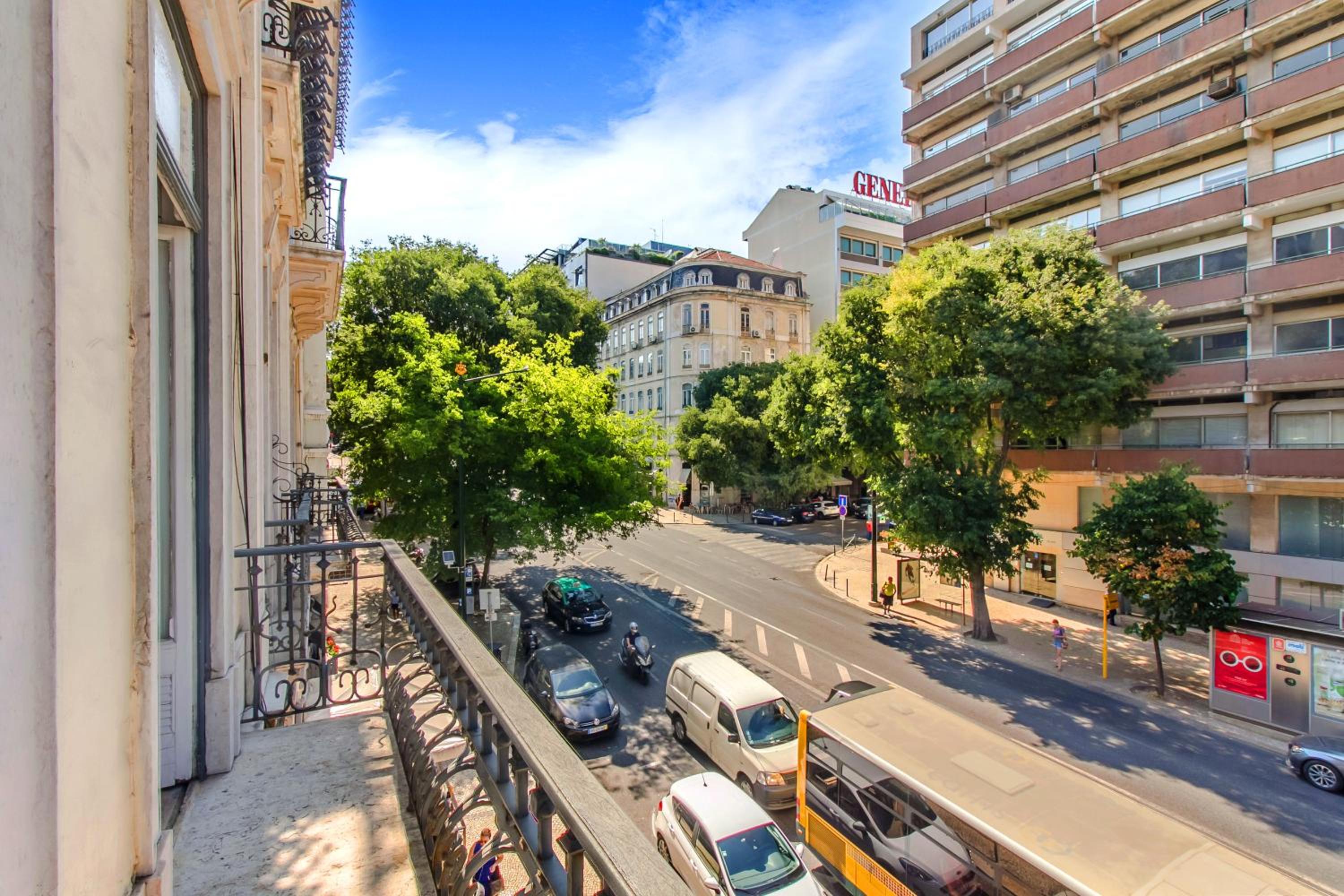 Lisbon Boulevard, Central Lisbon view 4