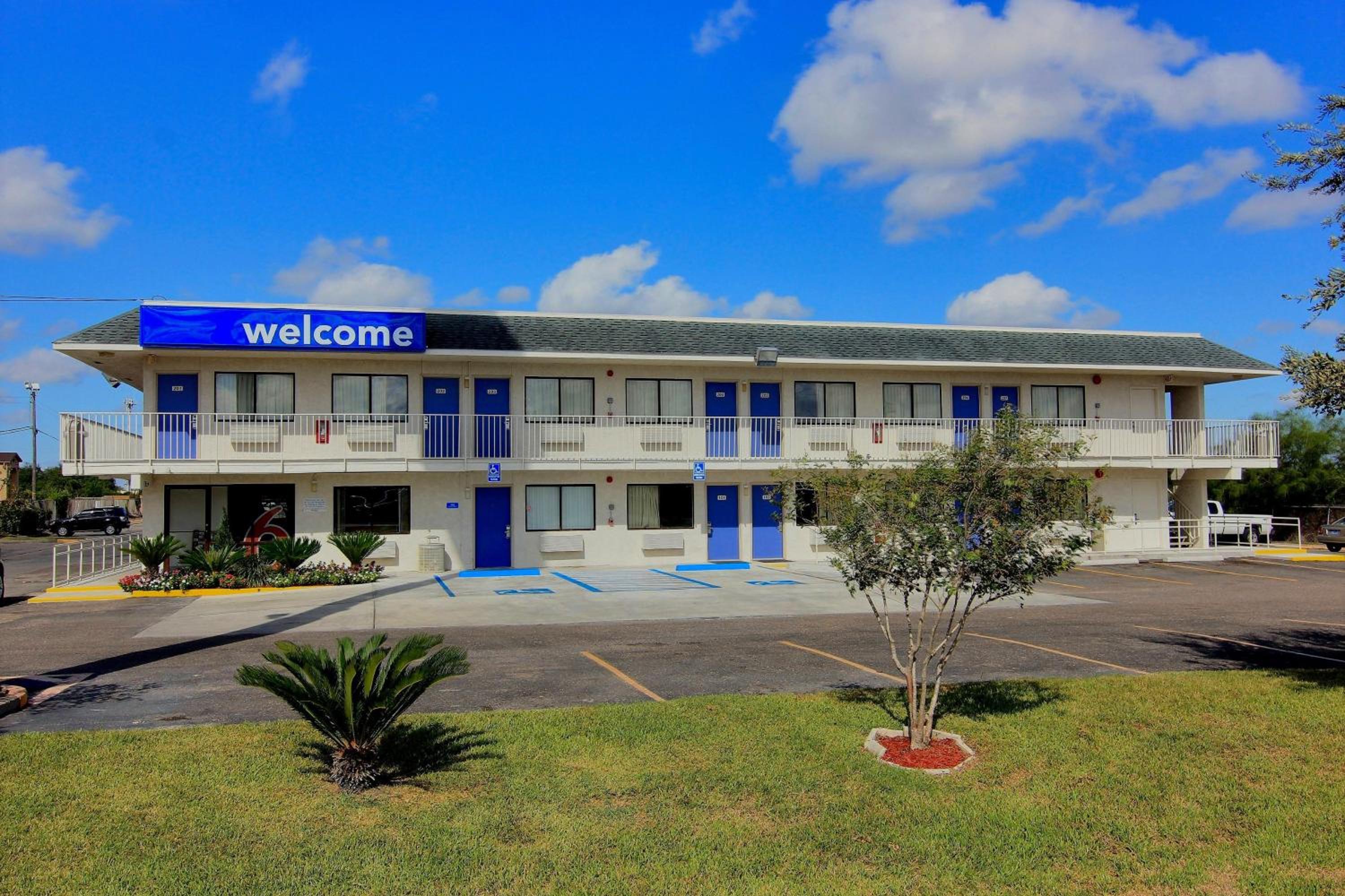 Kingsville Vacations - Motel 6-Kingsville, TX - Property Image 2