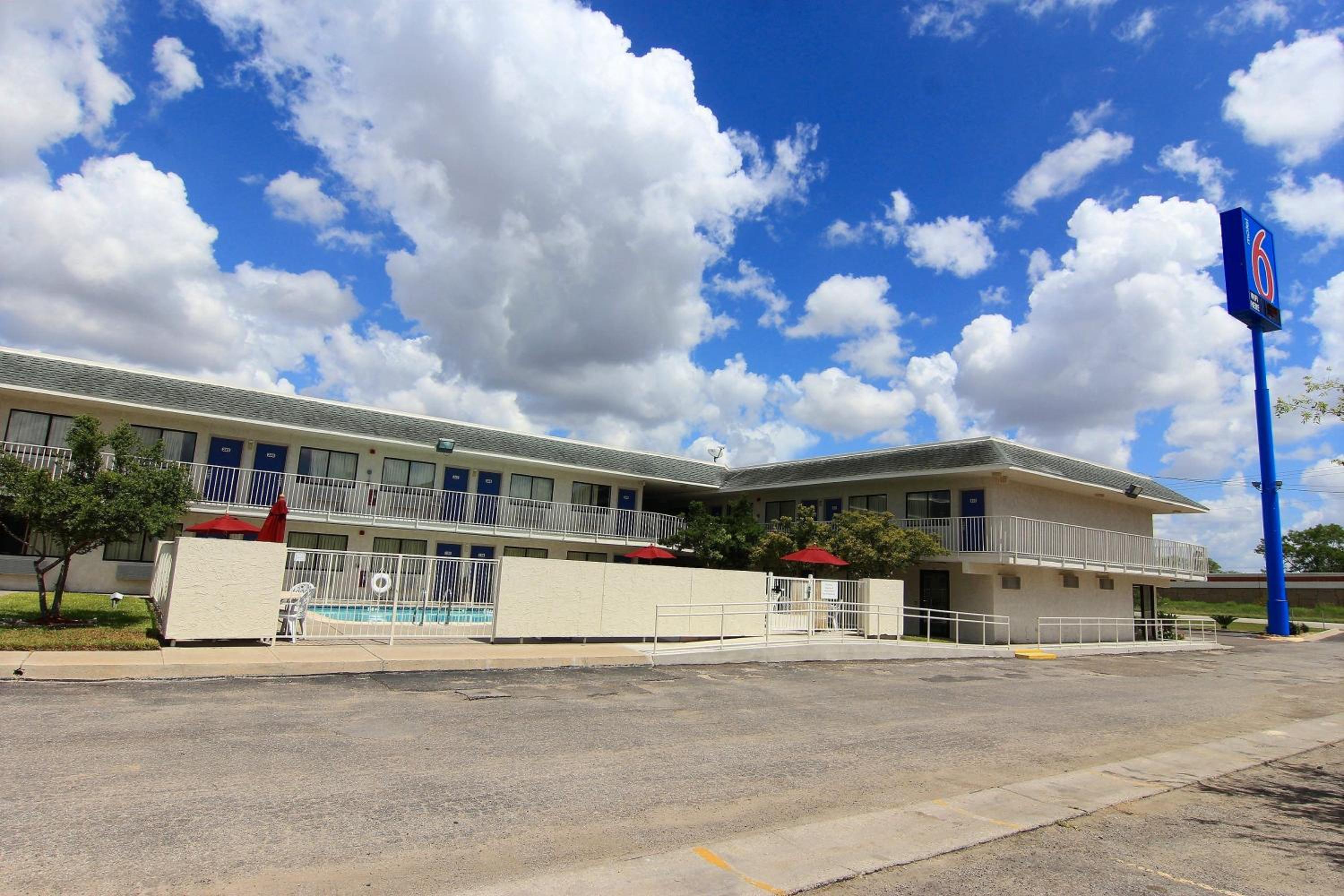 Motel 6-Kingsville, TX