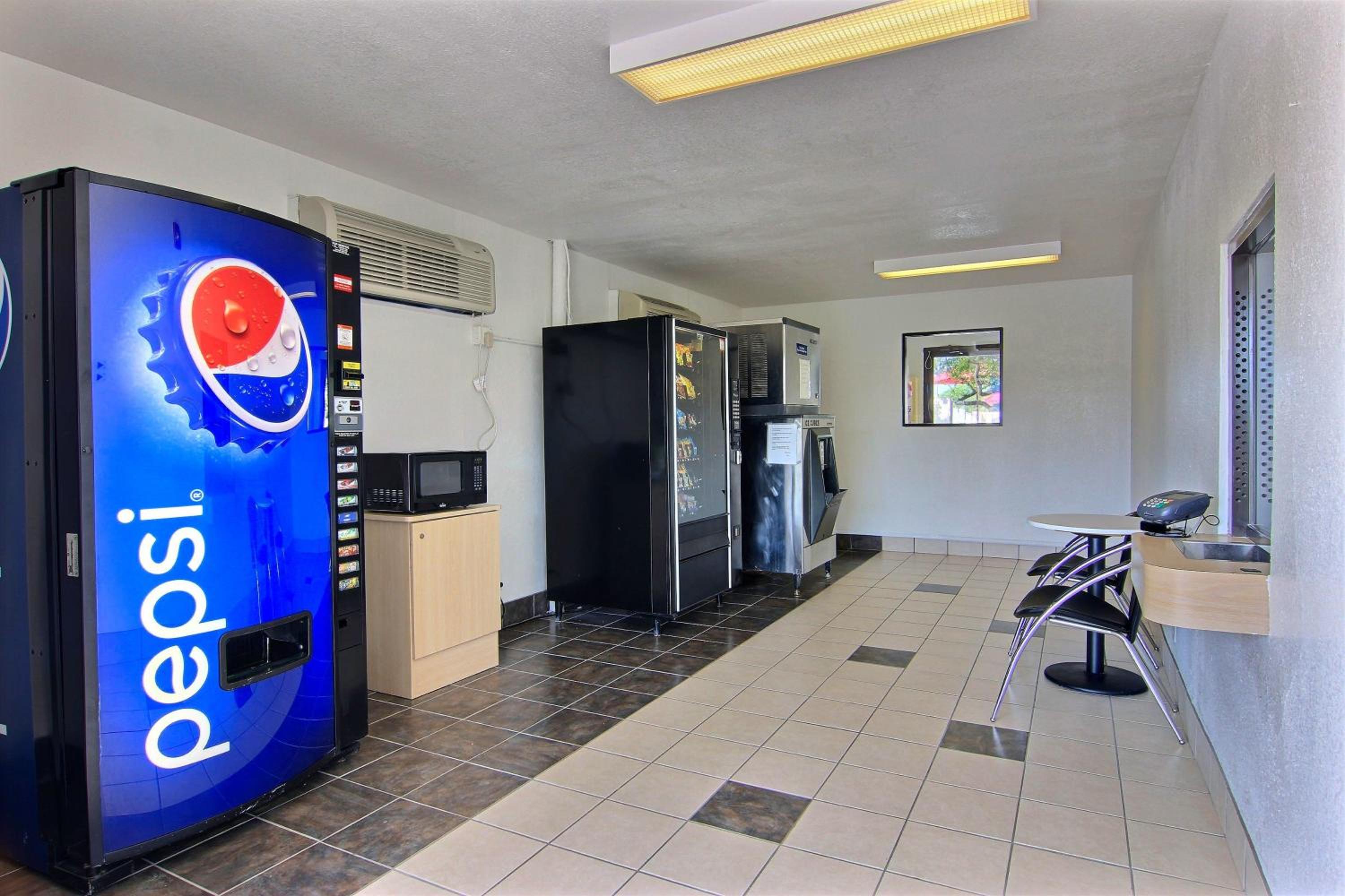 Motel 6-Kingsville, TX