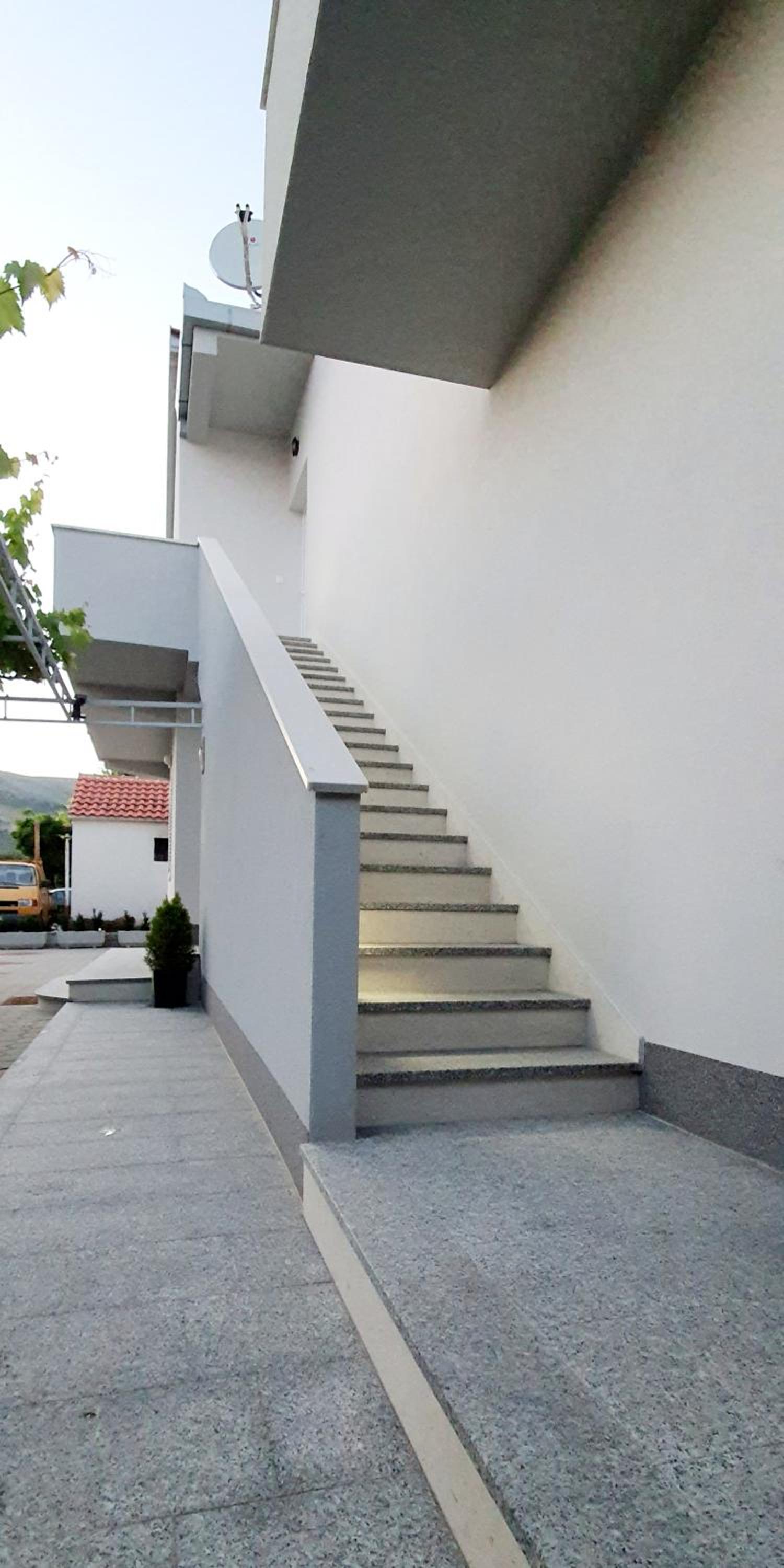 Apartman Sisters - FREE parking view 5