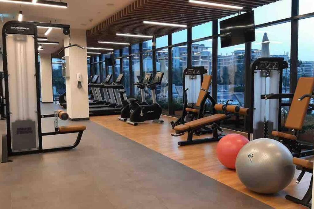 2 Bedroom Apartment Available For Short Term Stay