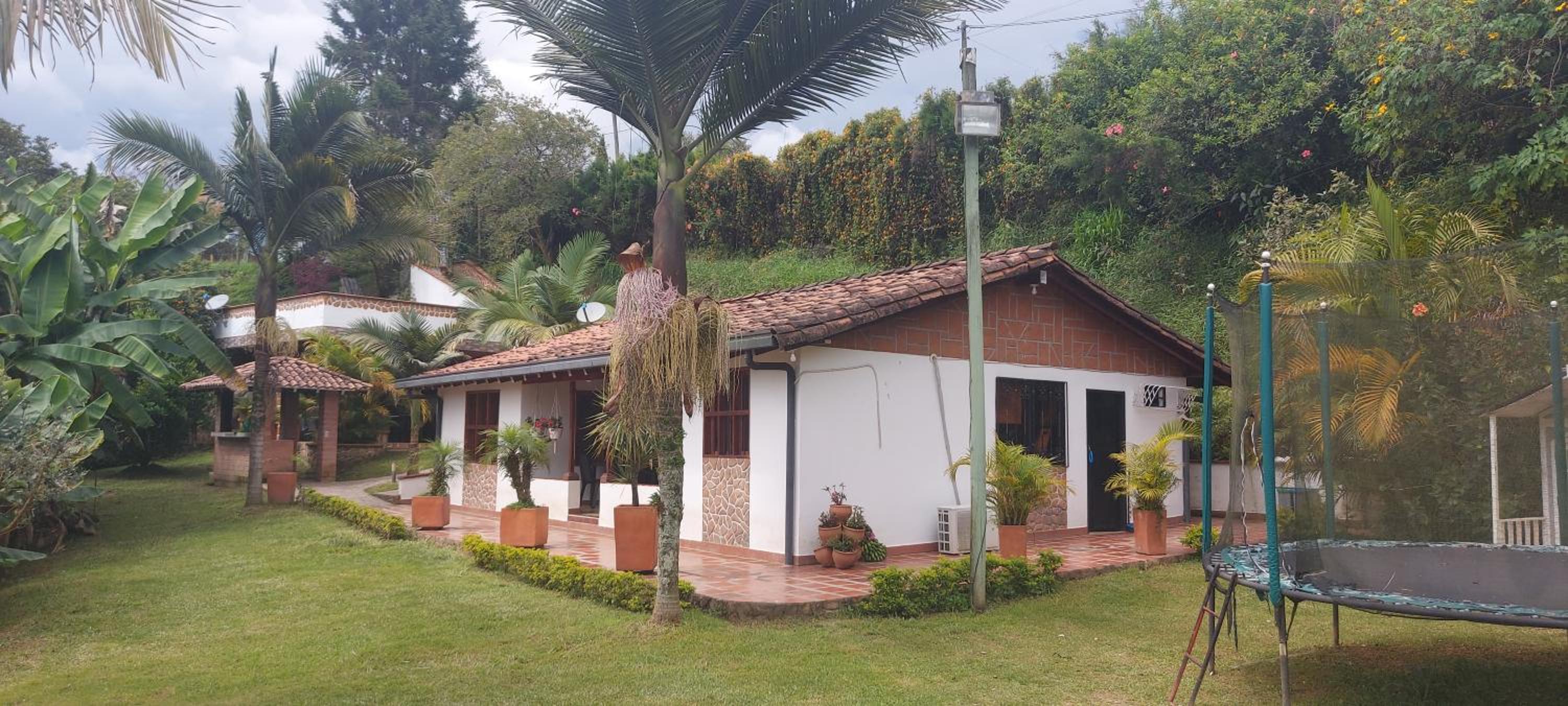 Villasol - Cabaña campestre en medio de la naturaleza