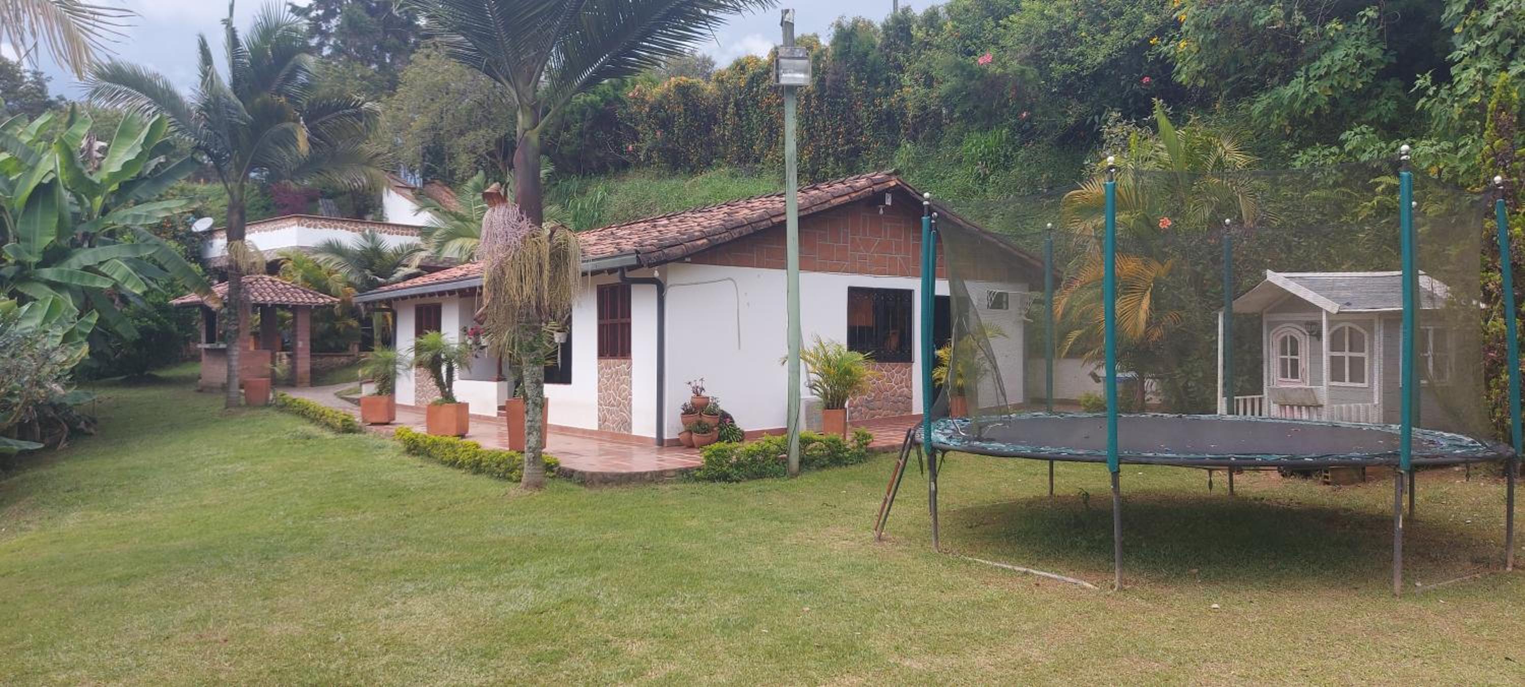 Villasol - Cabaña campestre en medio de la naturaleza