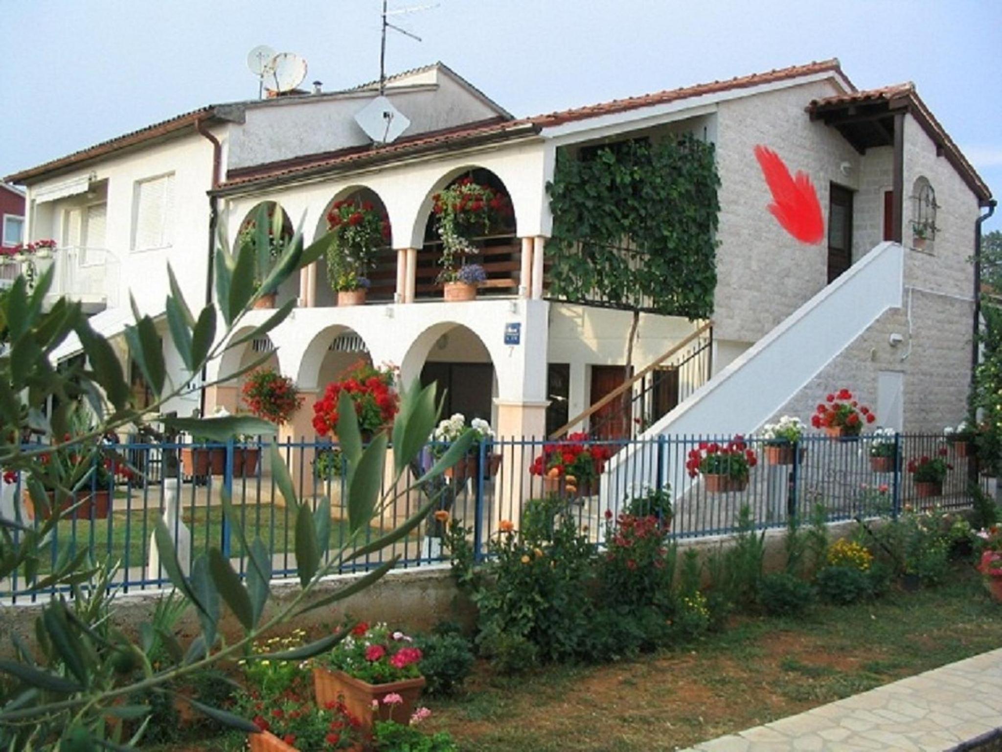 Apartment Dady with a large covered terrace view 3