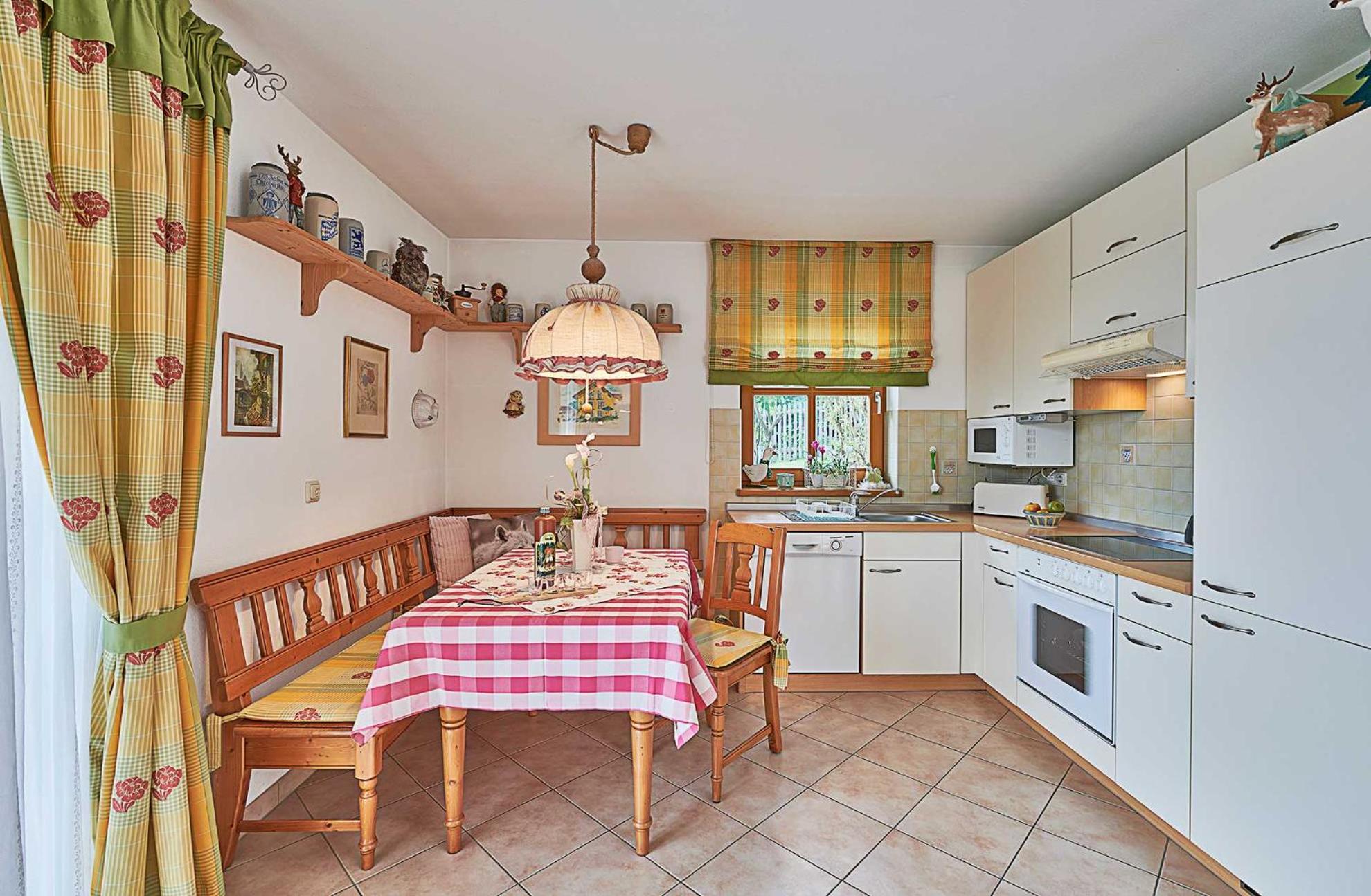 Zum Sonnenhuegel en Wegscheid — kitchen