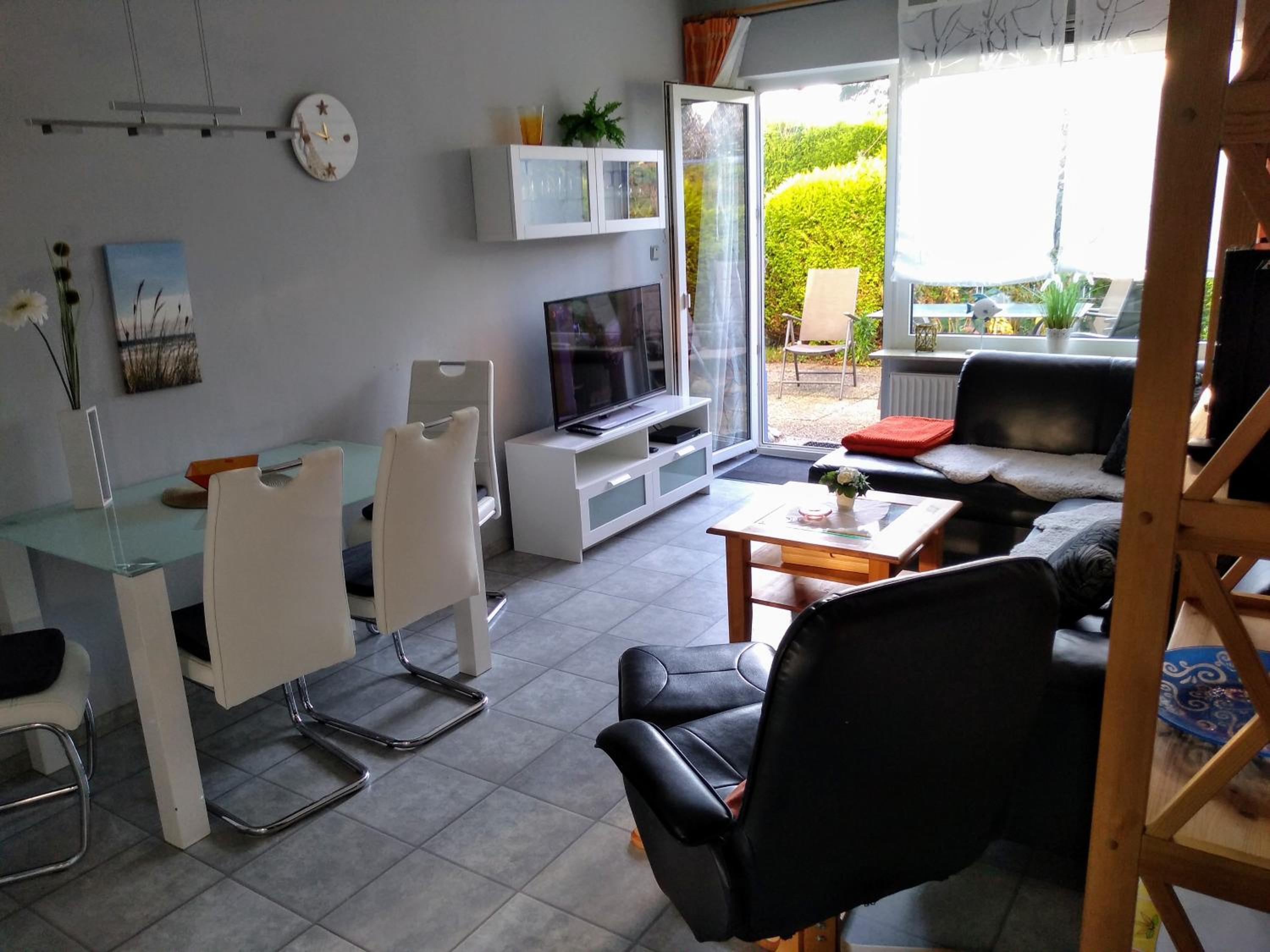 Fewo 7 mit Süd- Terrasse 3 Zimmer Tischtennis Schaukel