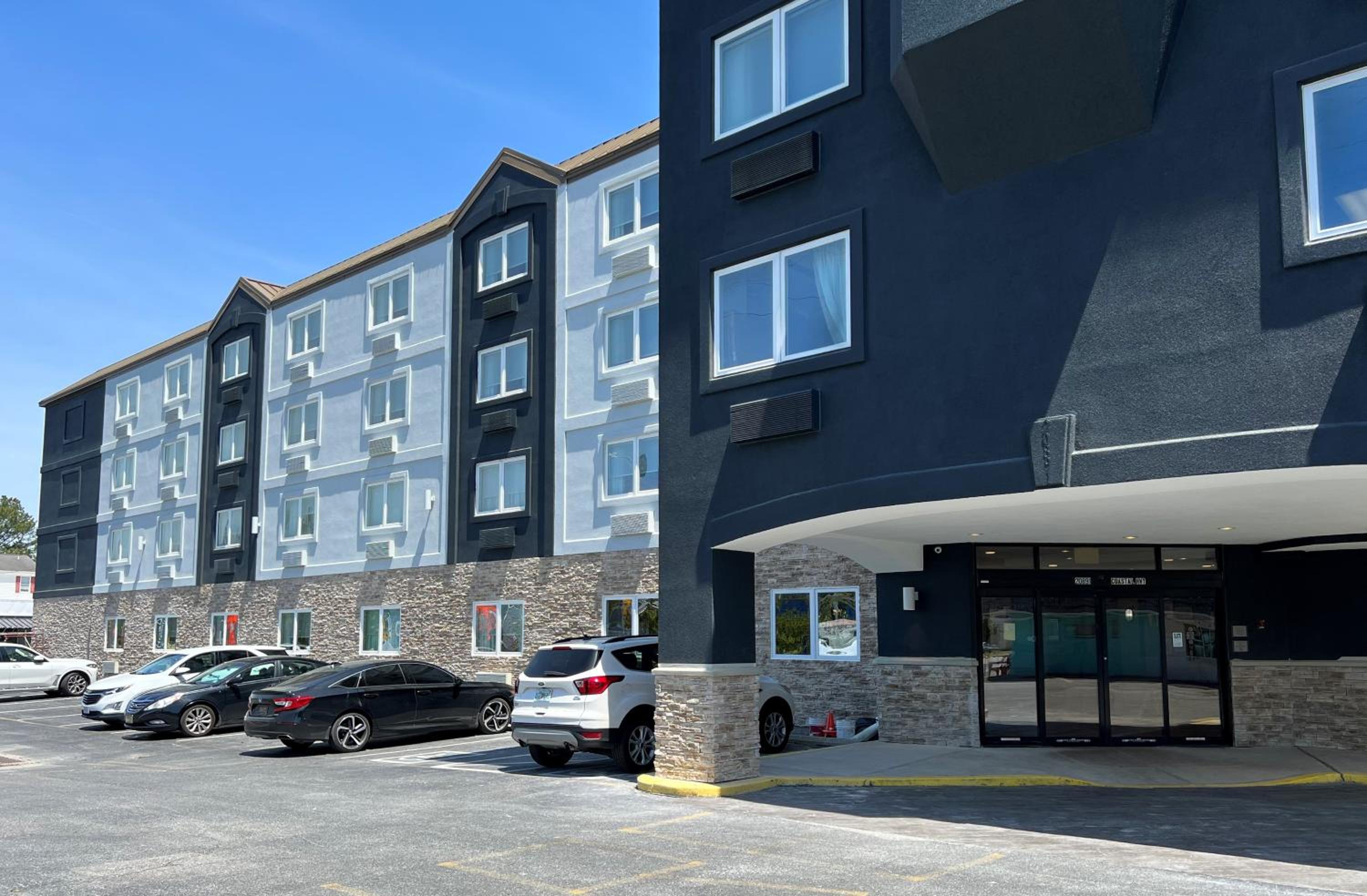Rehoboth Beach Vacations - Country Inn  Suites by Radisson Rehoboth Beach - Dewey - Property Image 11