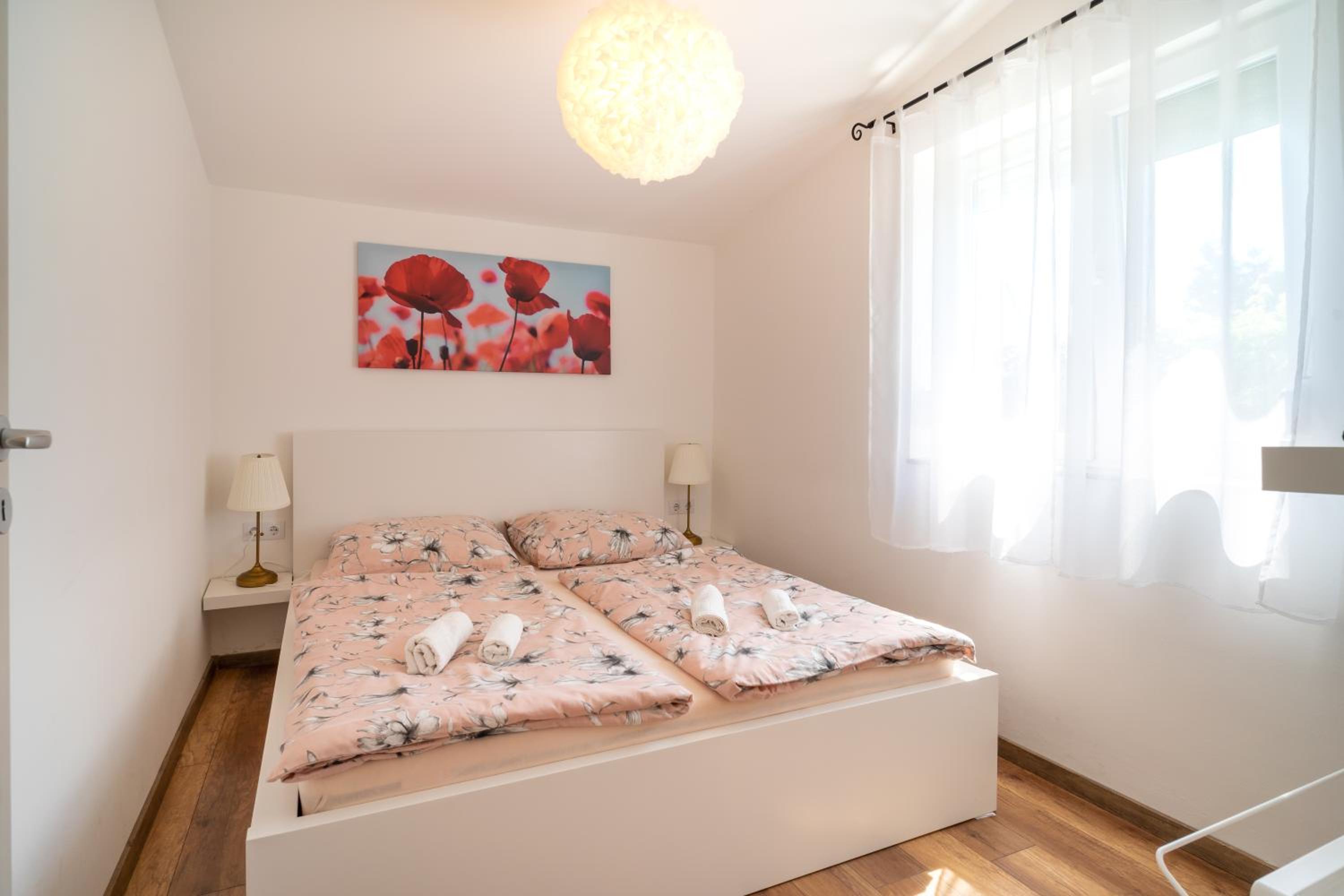 Pipacs Apartmanház view 5