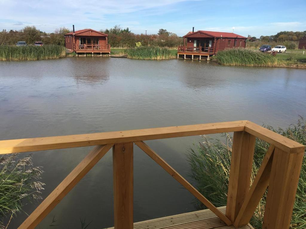 Lakeside Fishing Lodges
