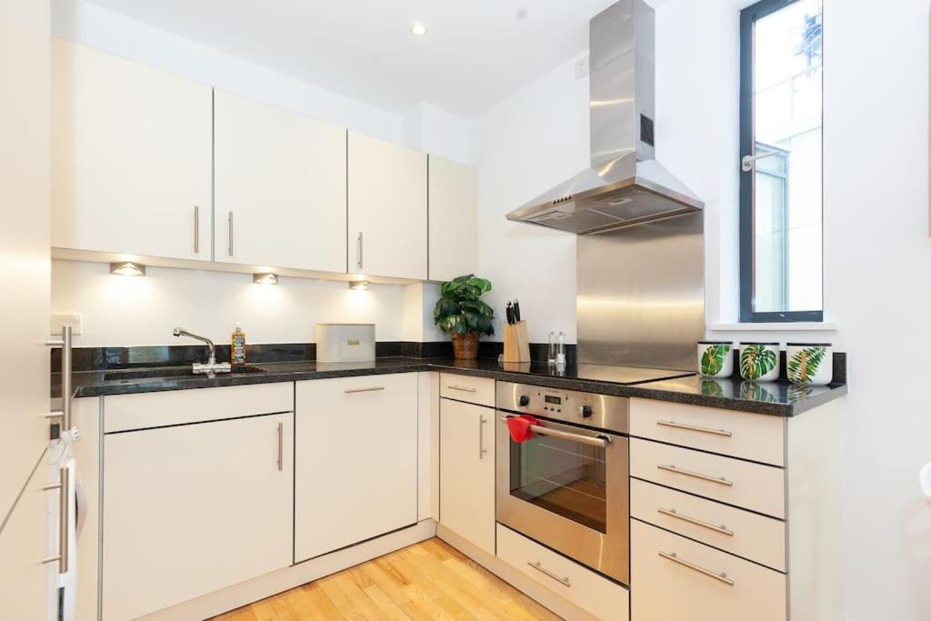 Oxford Vacations - Oxfordshire Living - The Tolkien Apartment - Oxford - Property Image 12