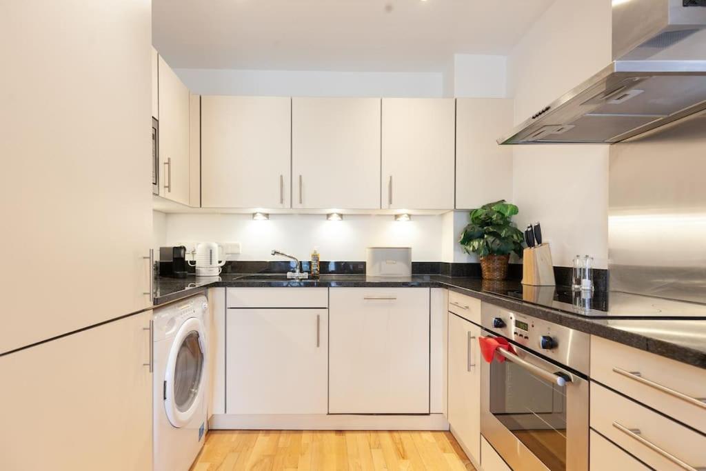 Oxford Vacations - Oxfordshire Living - The Tolkien Apartment - Oxford - Property Image 11