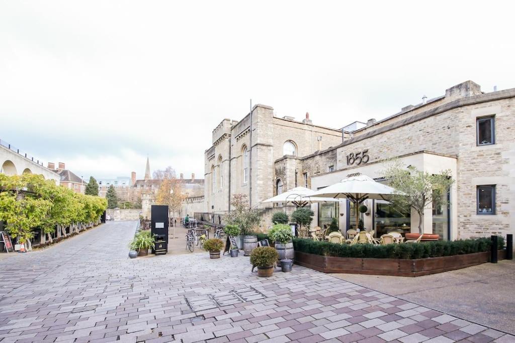Oxford Vacations - Oxfordshire Living - The Tolkien Apartment - Oxford - Property Image 6