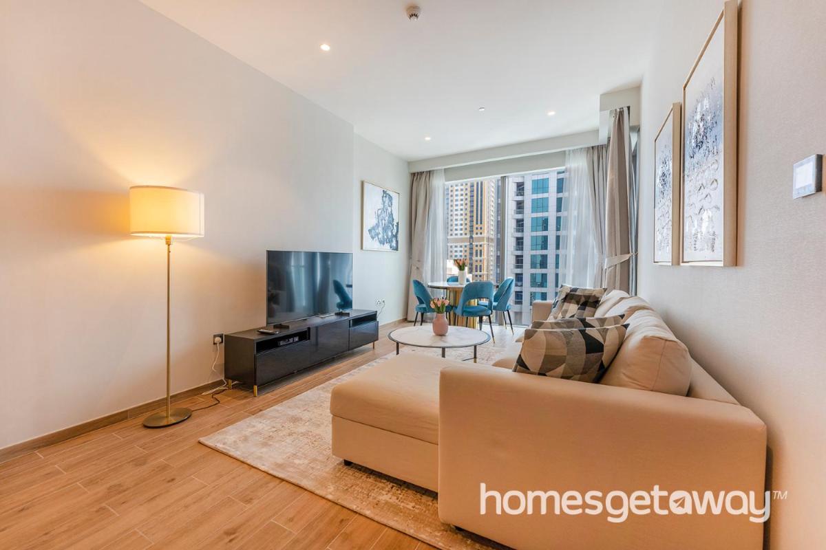HomesGetaway -1BR Brand New Apartment in Jumeirah Living Marina Gate