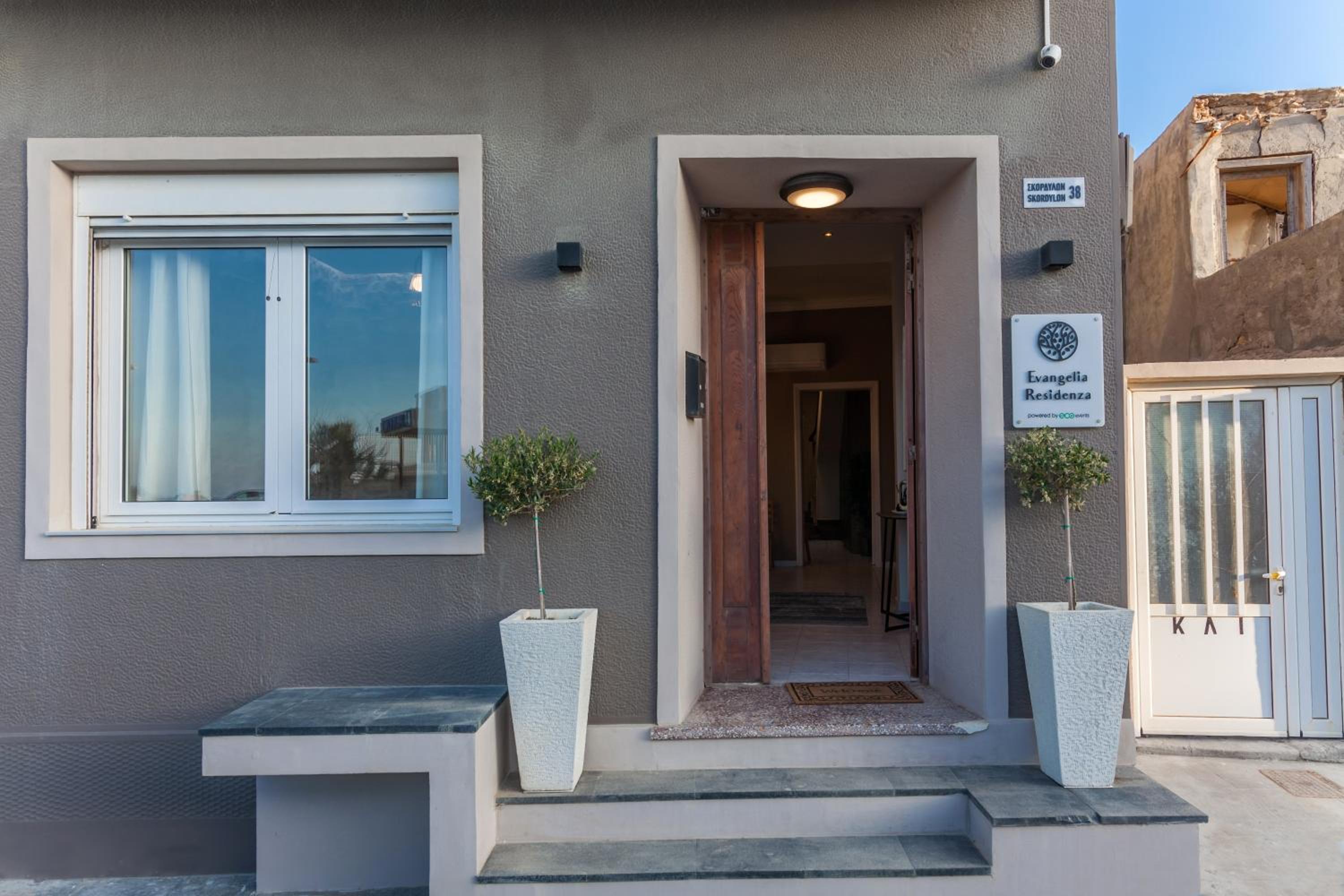 Evangelia Residenza, elegant stay in Herakleion!