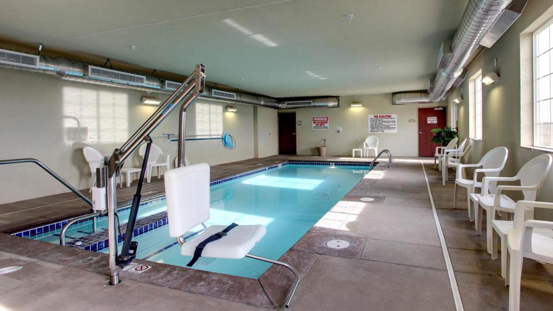 Lobby & Reception