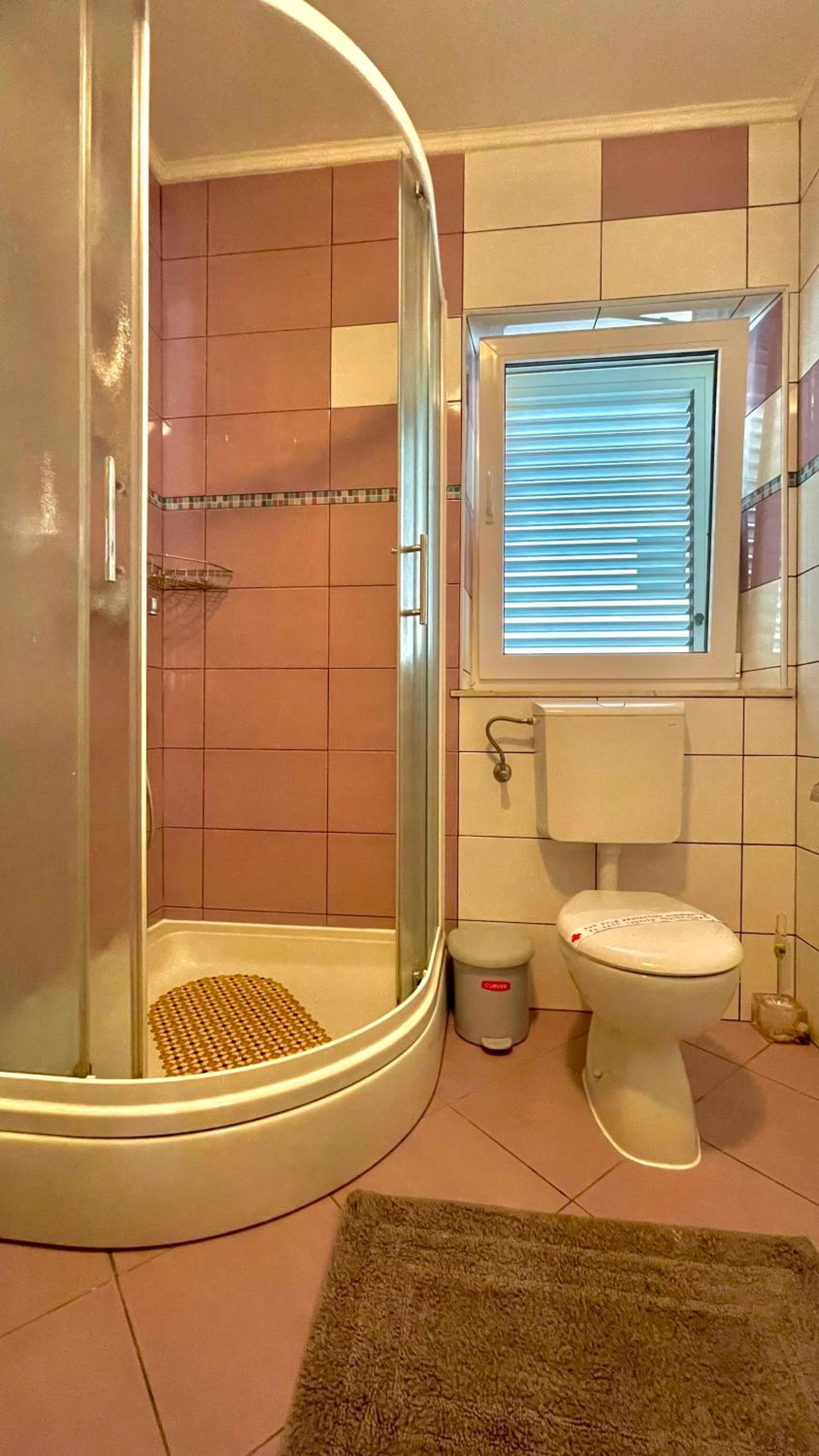 Photo 64