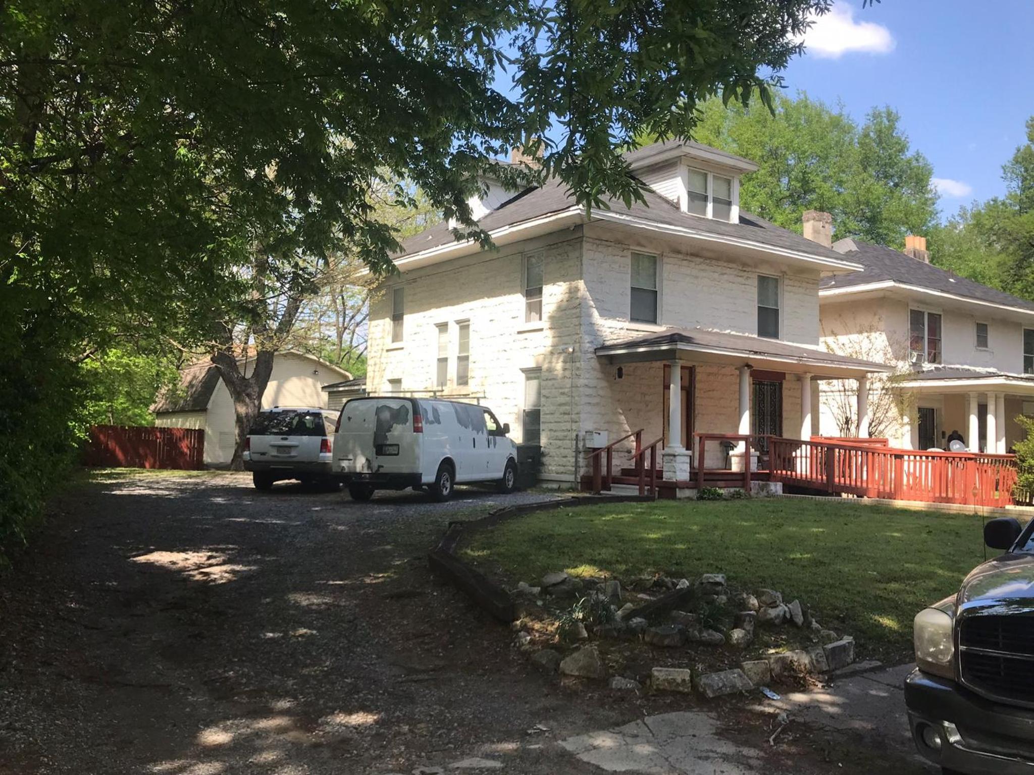 Midtown Remodeled Historic with 6 Bedrooms view 4