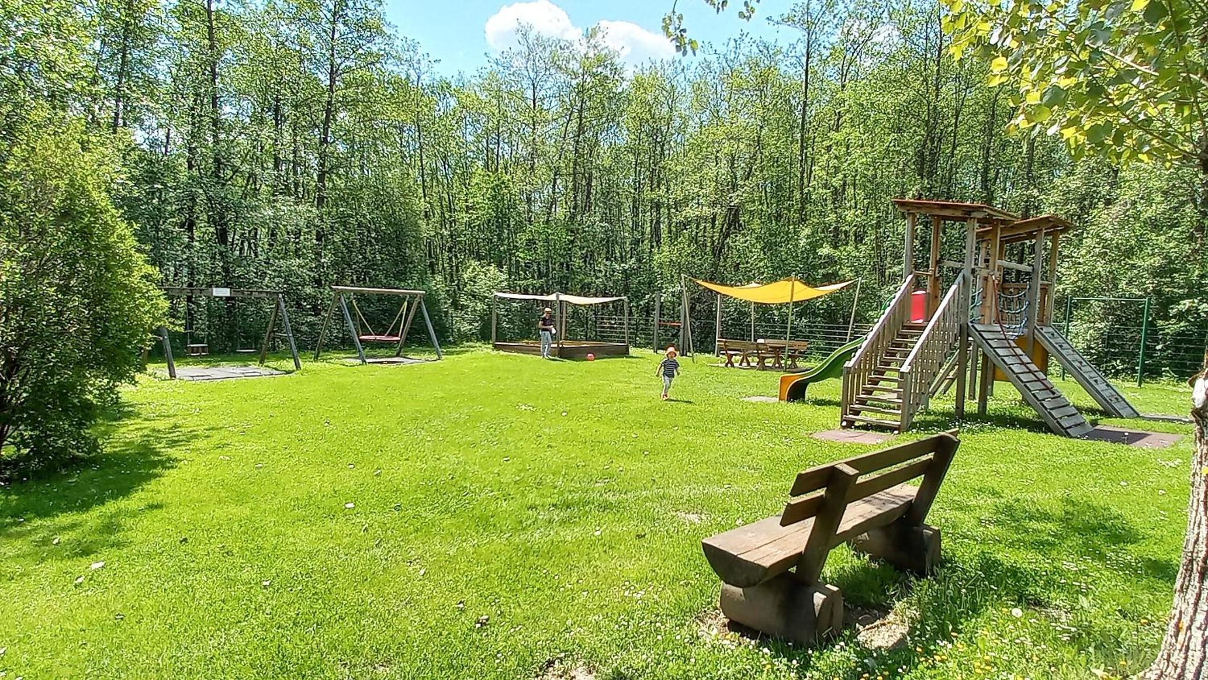 RUTH Haus KMB Seeblickappartement am Ossiacher See, Hallenbad, Skiarena Gerlitzen