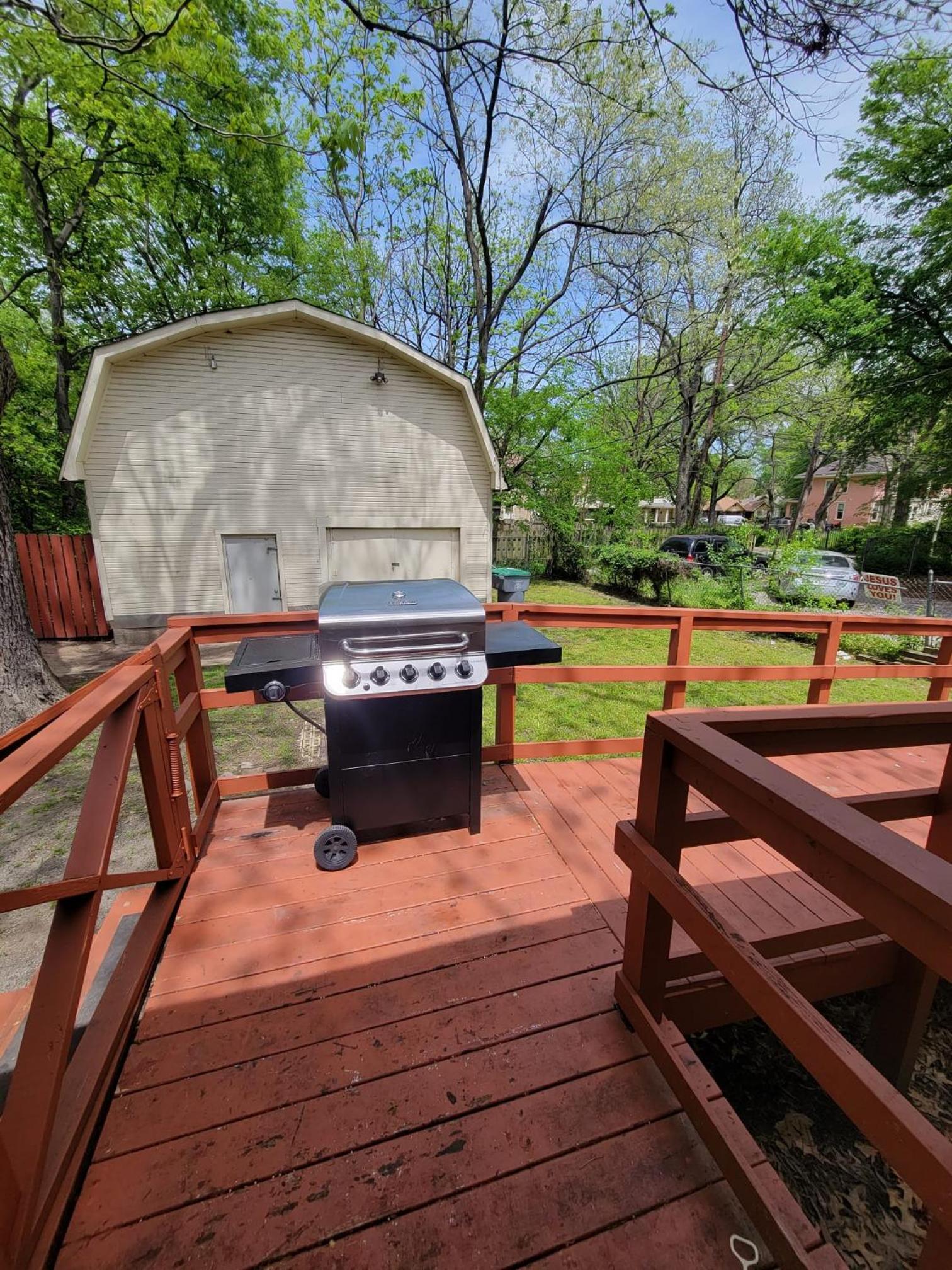 Midtown Remodeled Historic with 6 Bedrooms view 3