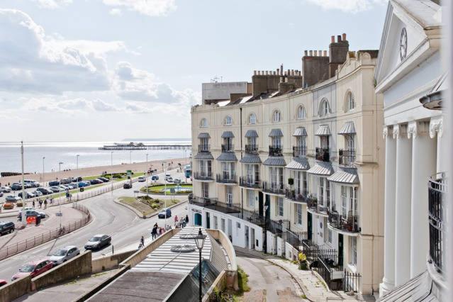 Stunning 2 bed with Sea View in Hastings Old Town view 2