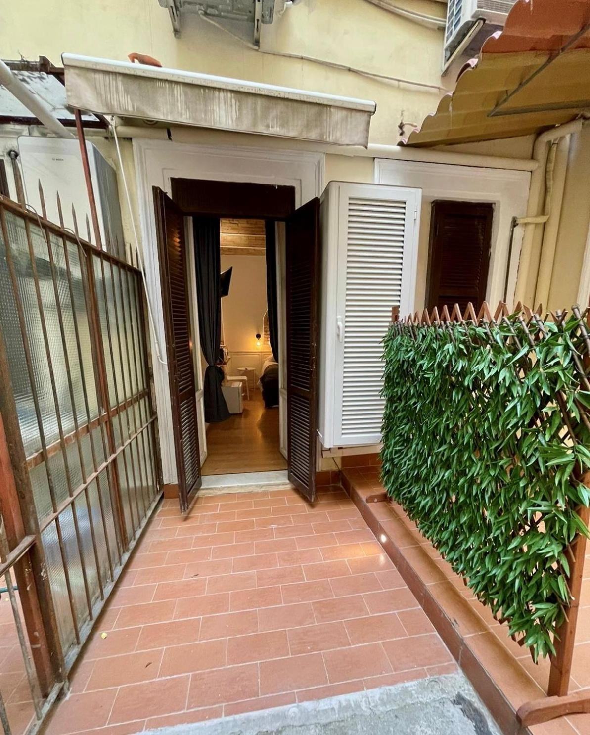 Domus Avi - Guest House
