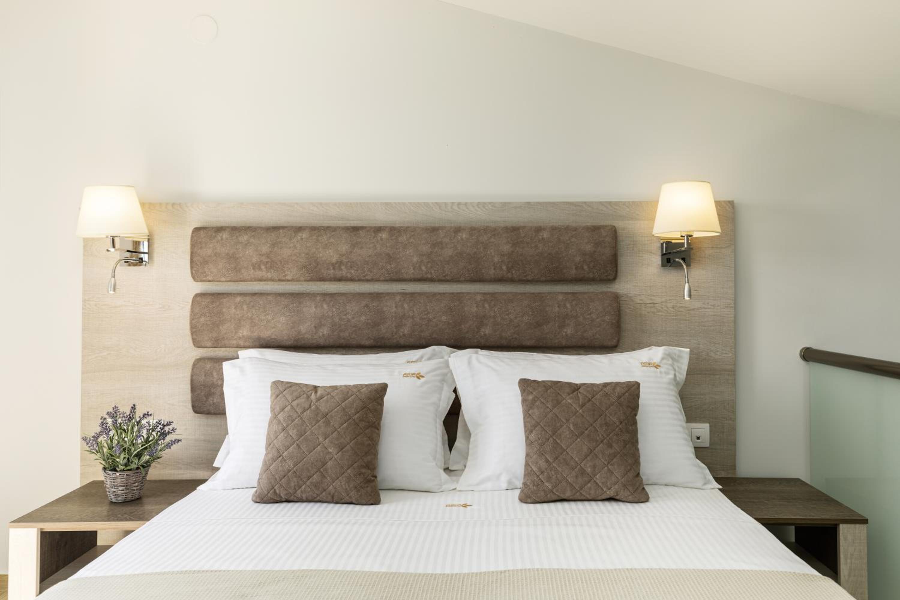 Aria Garden Suites