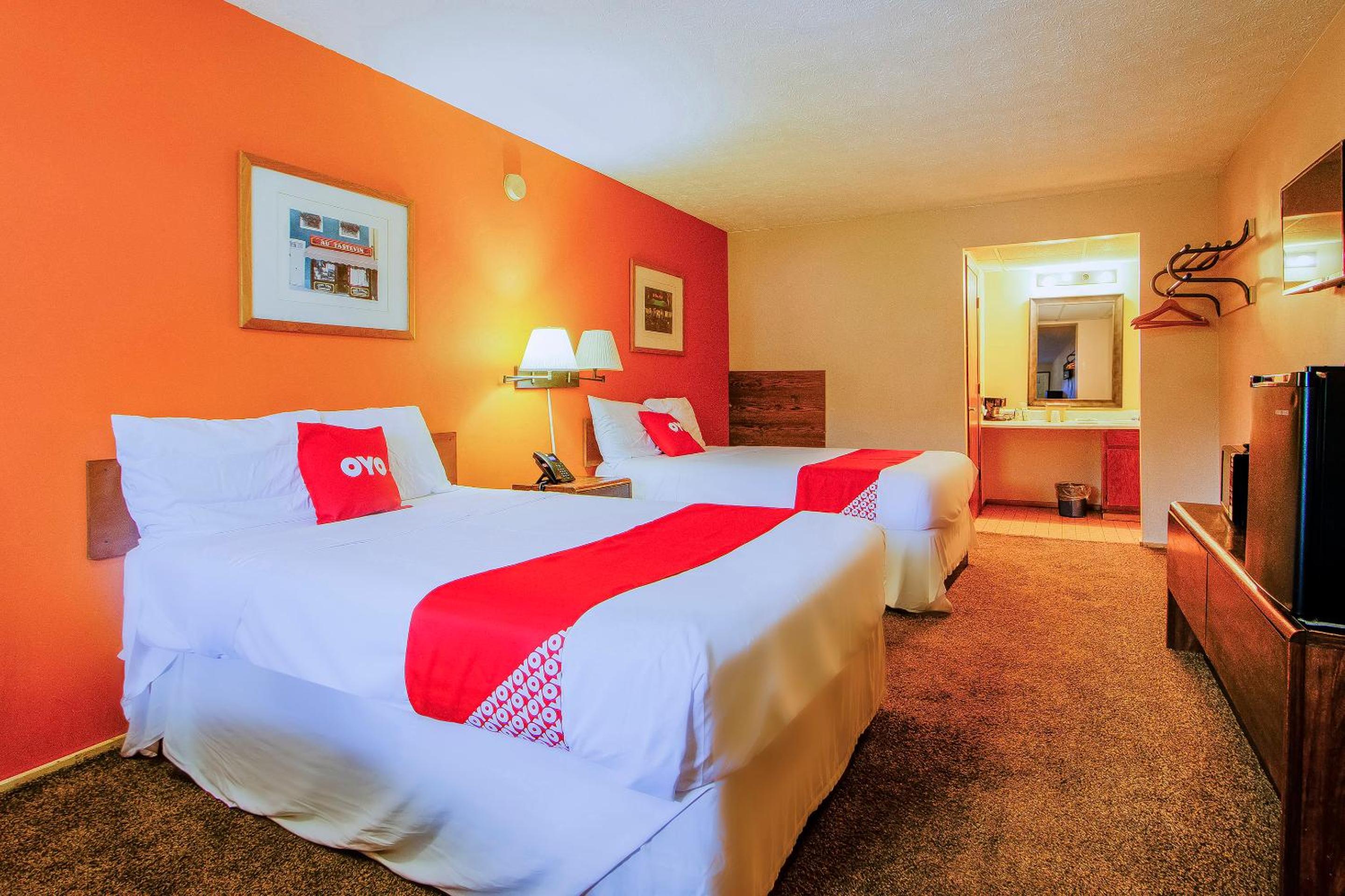 OYO Hotel Chapmanville Inn, WV - Hwy 119