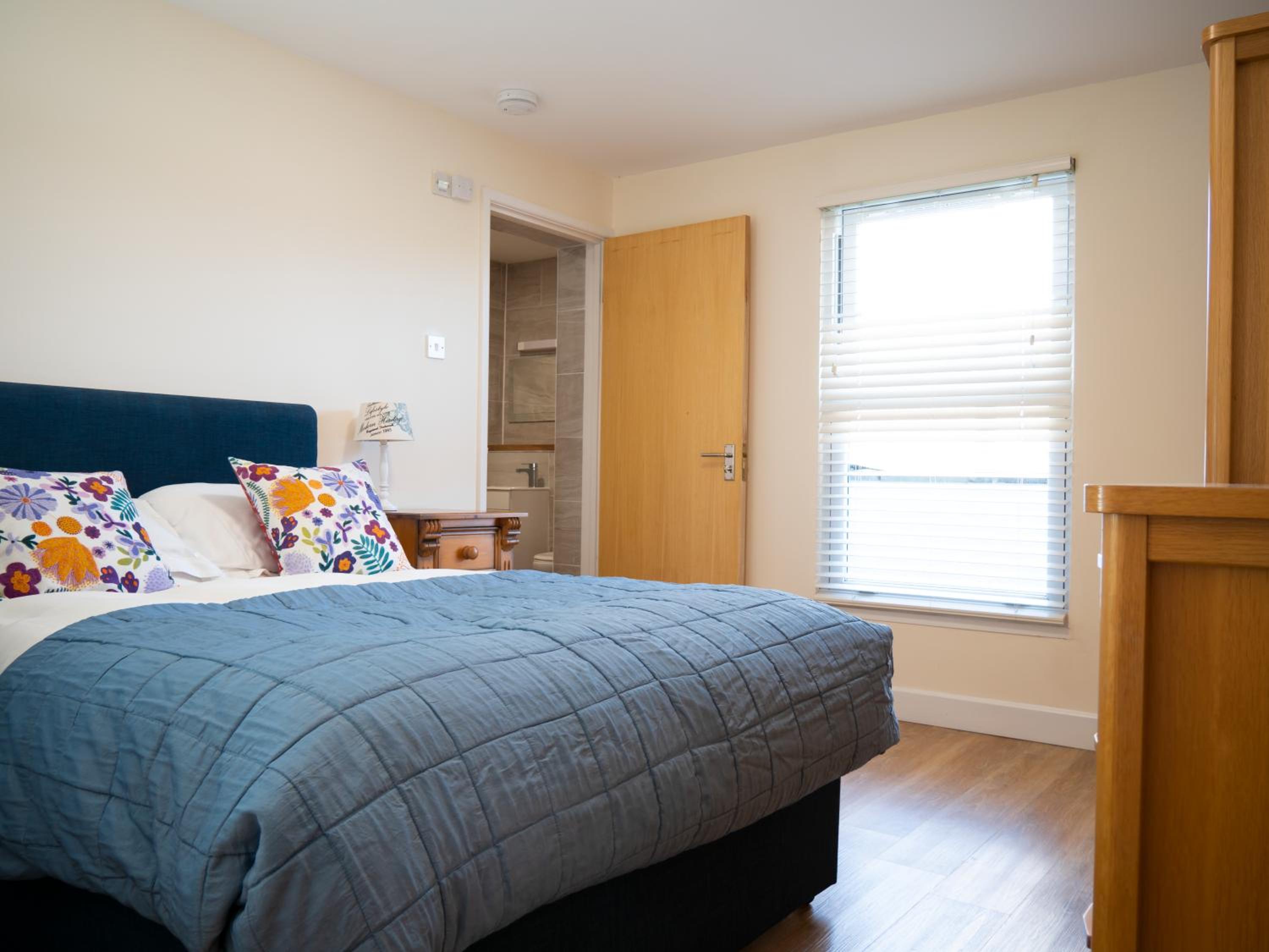 Ellingham Apartments, Bordeaux Harbour, Guernsey view 3