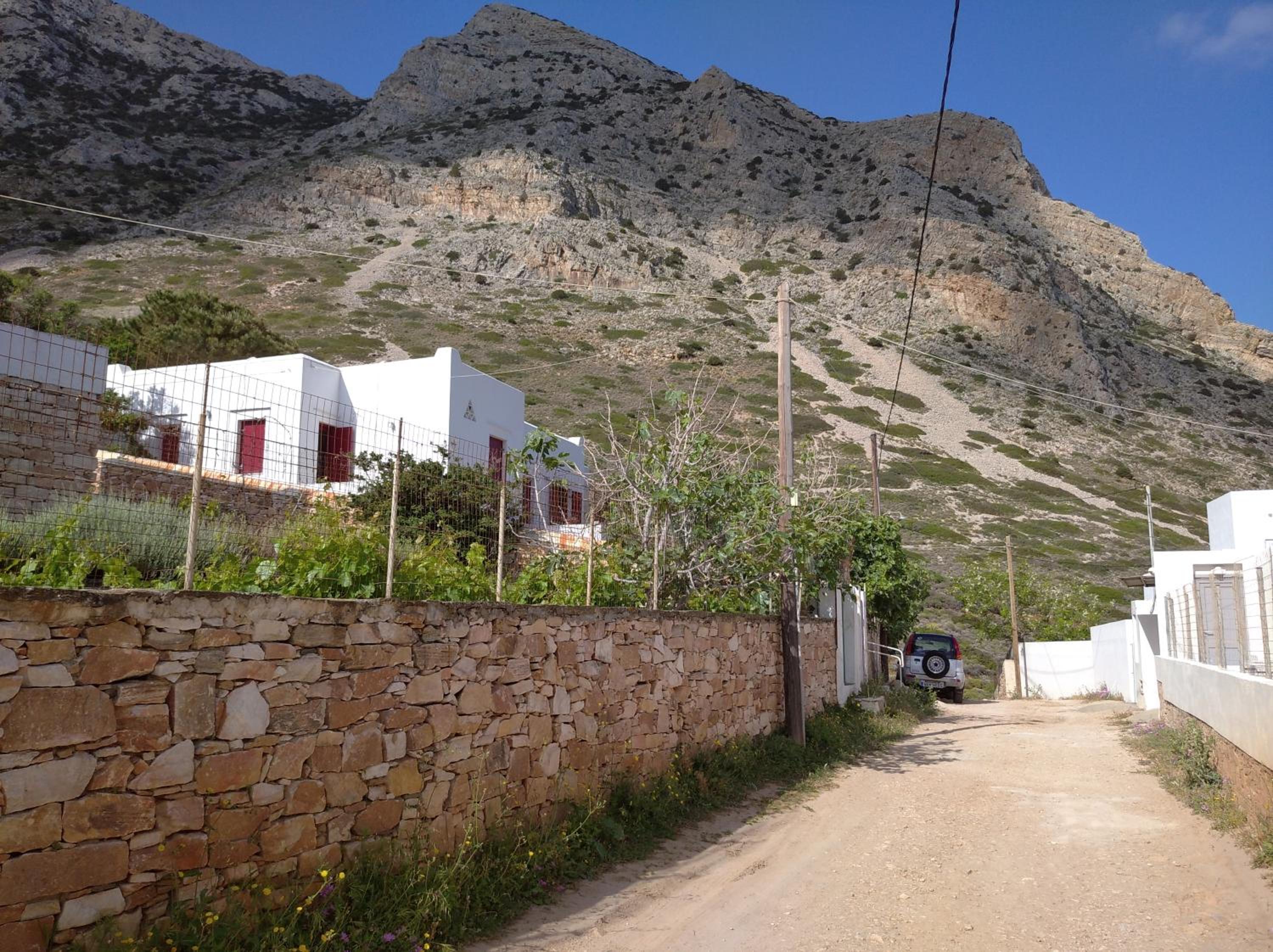 TINA'S HOUSE OUTSTANDING SEASIDE HOUSE Kamares Sifnos view 5