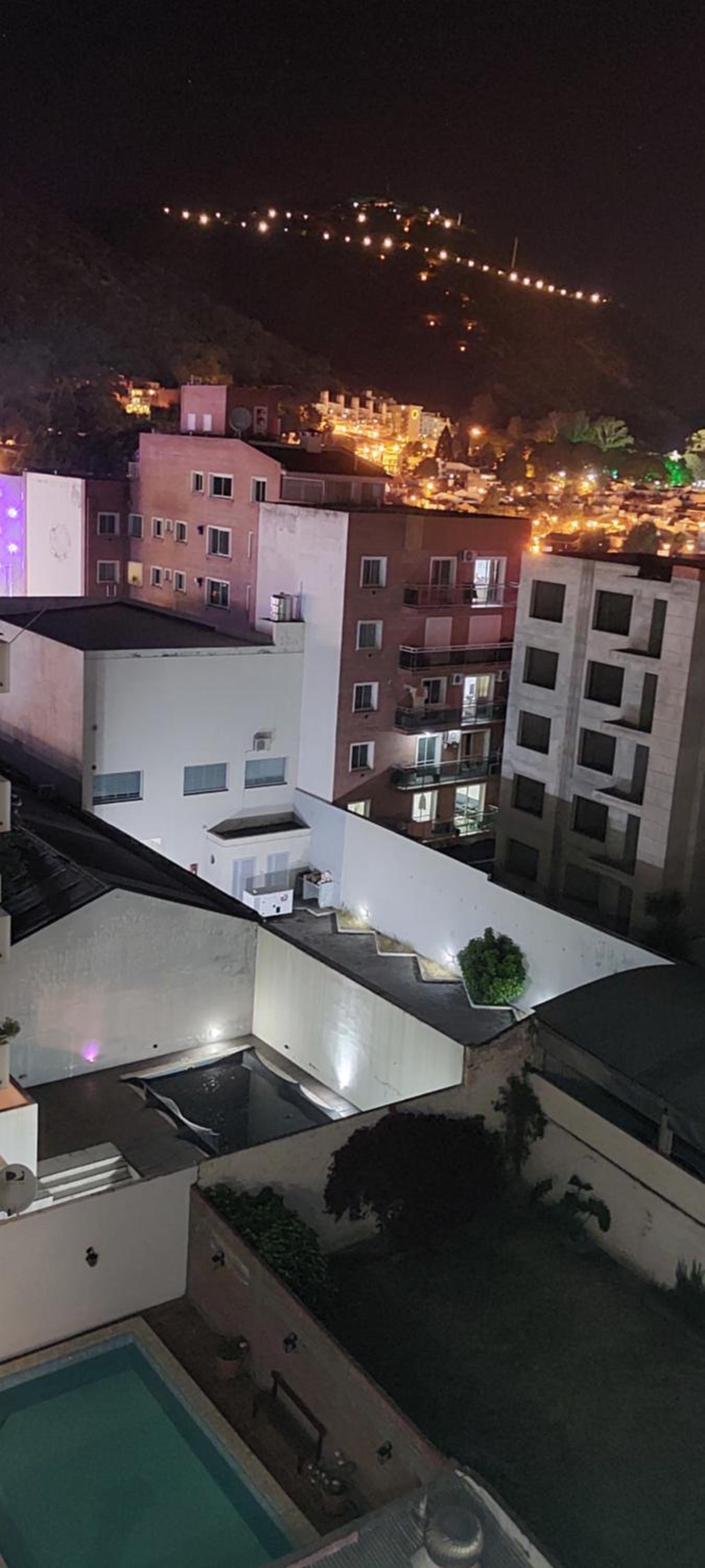 Depto zona Shopping