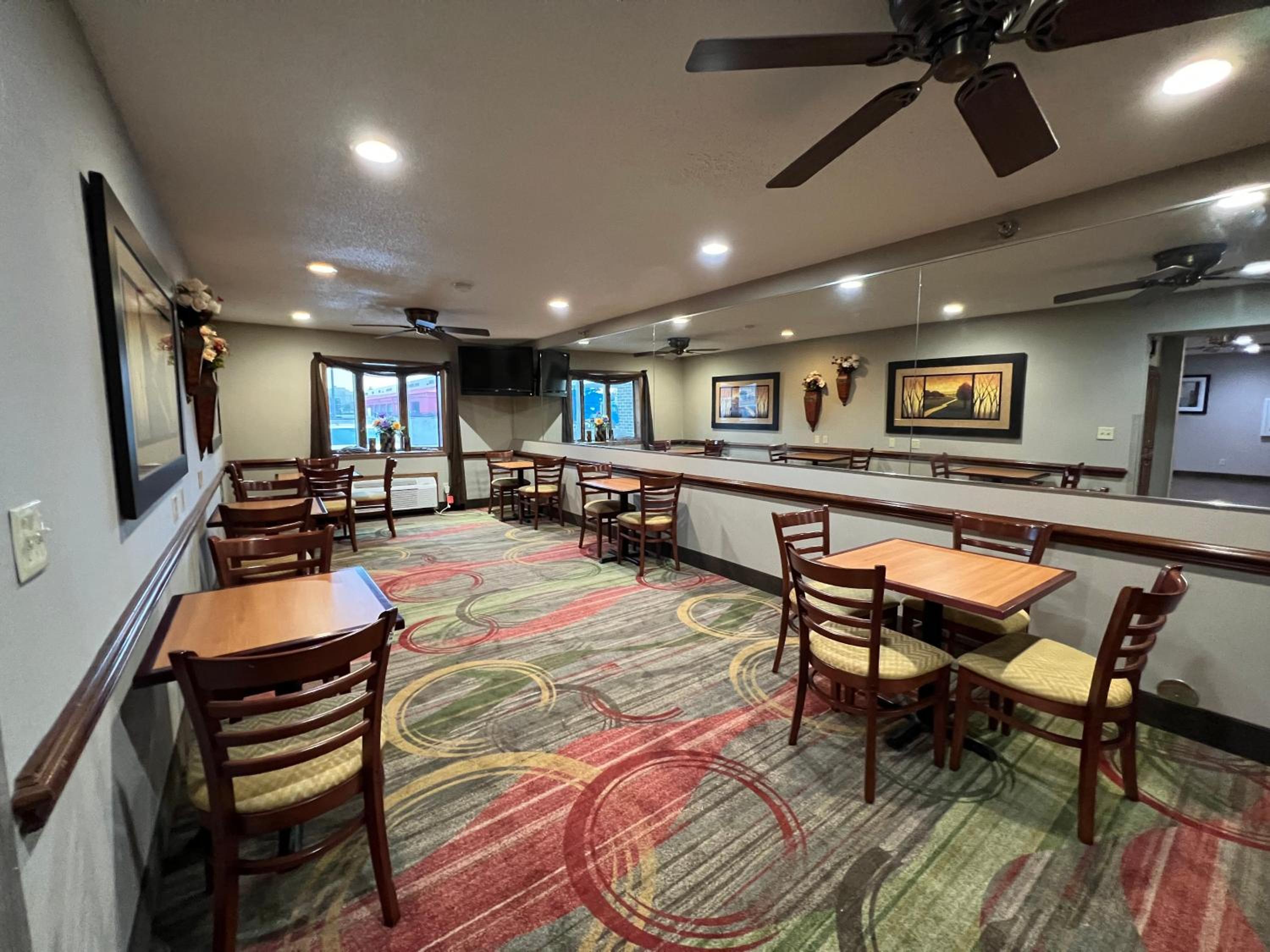 Mitchell Vacations - Quality Inn Mitchell I-90 - Property Image 5