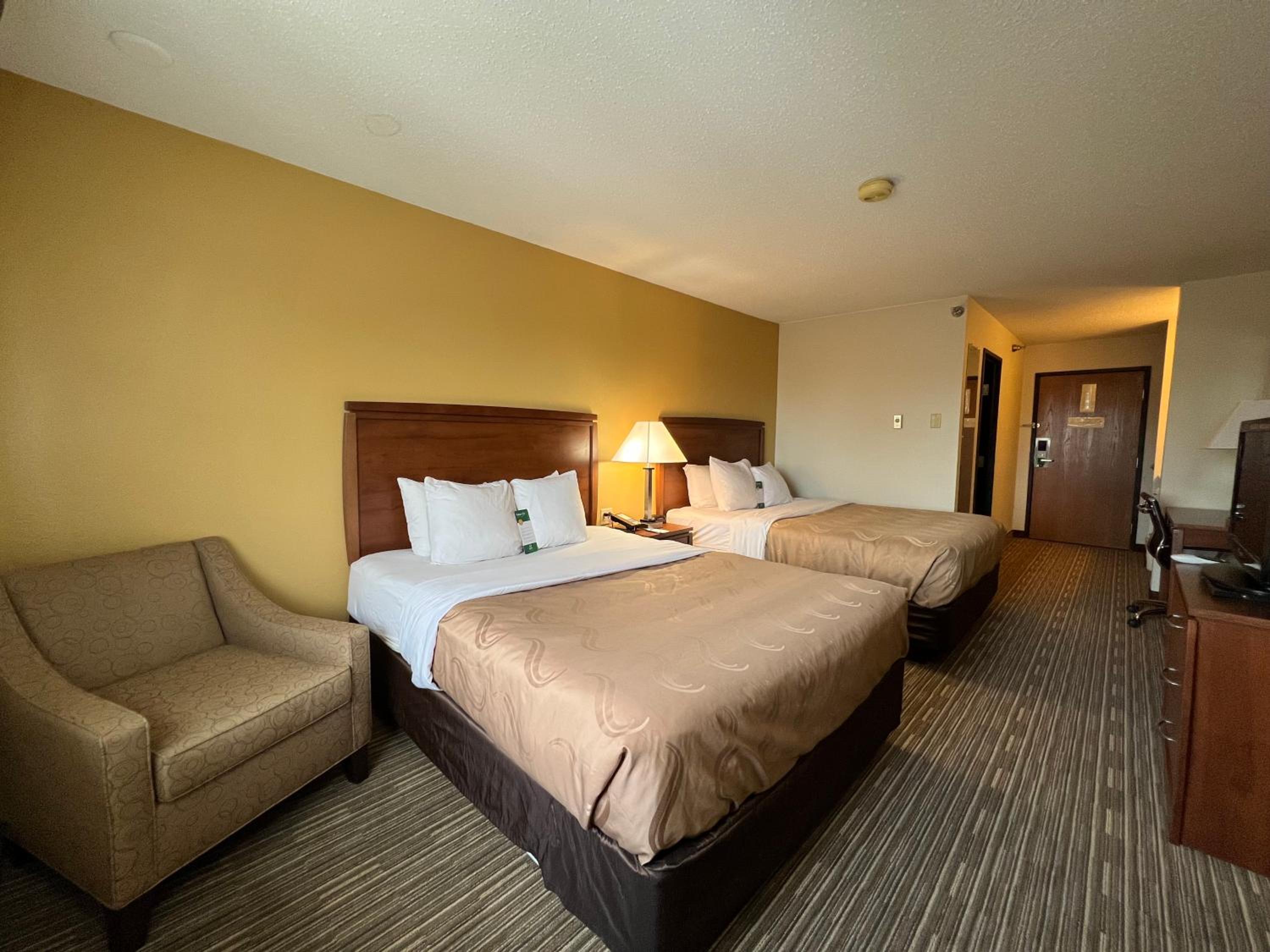 Mitchell Vacations - Quality Inn Mitchell I-90 - Property Image 12