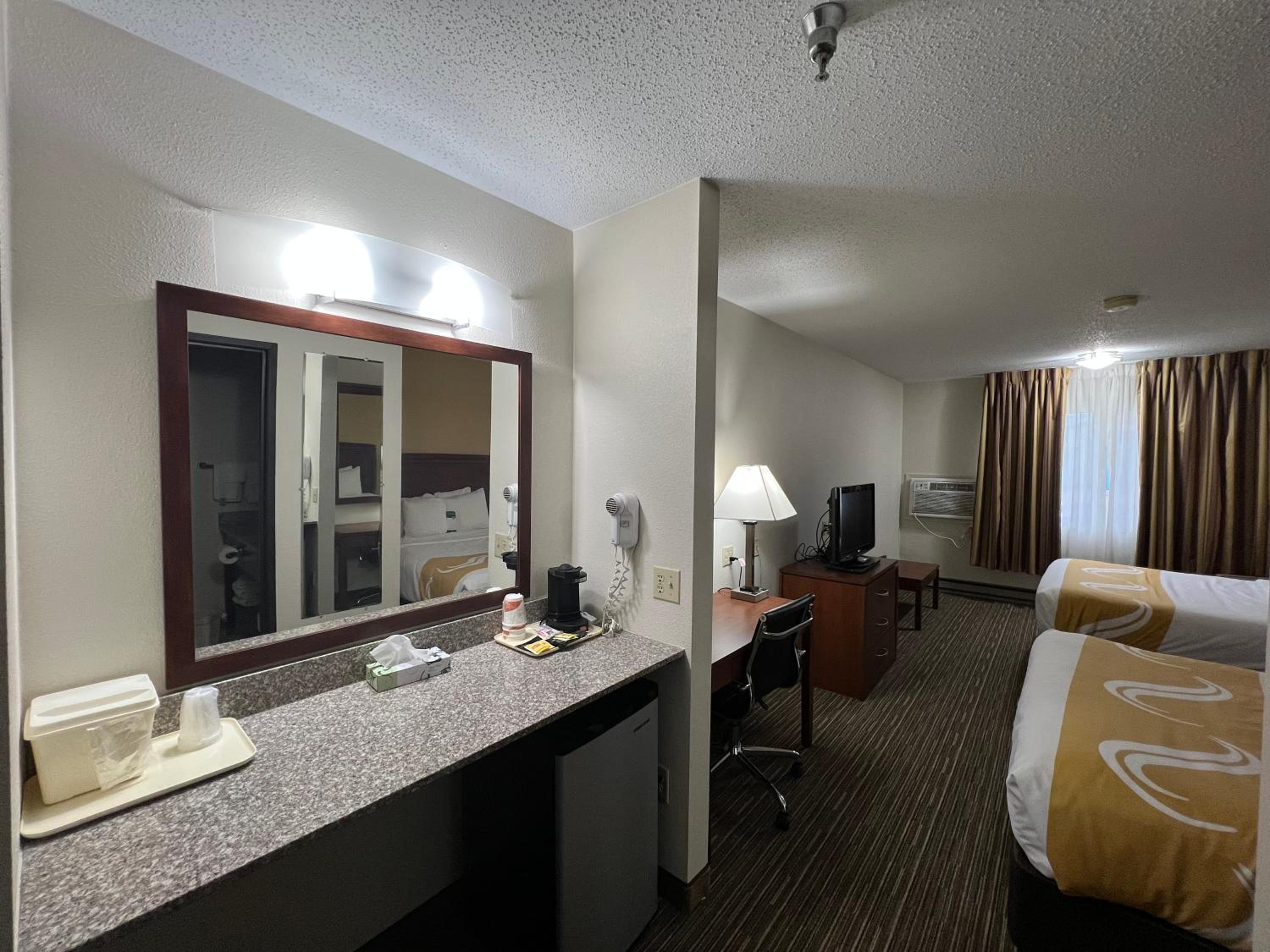 Mitchell Vacations - Quality Inn Mitchell I-90 - Property Image 20