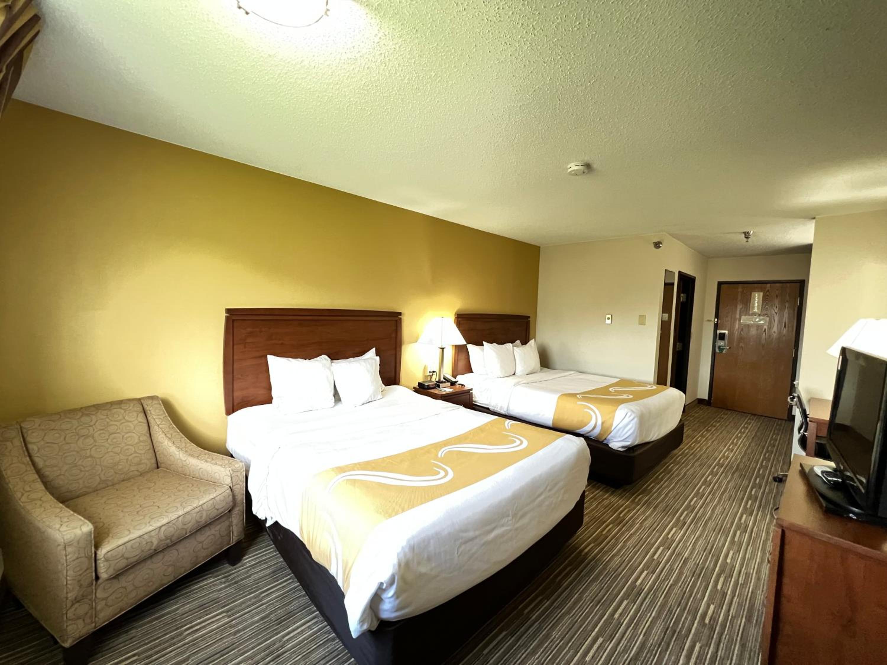 Mitchell Vacations - Quality Inn Mitchell I-90 - Property Image 6