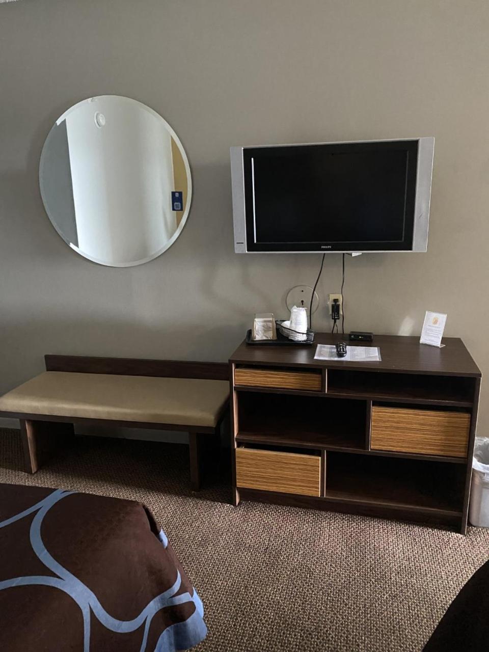 Super 8 by Wyndham Adel GA I-75 - Property Image 3