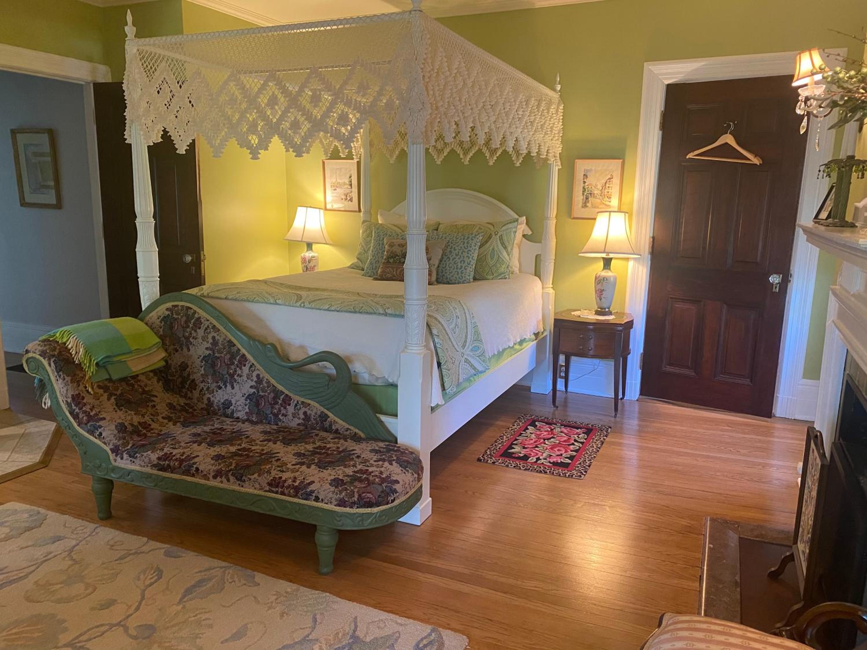 Belleville Vacations - Montrose Inn - Property Image 31