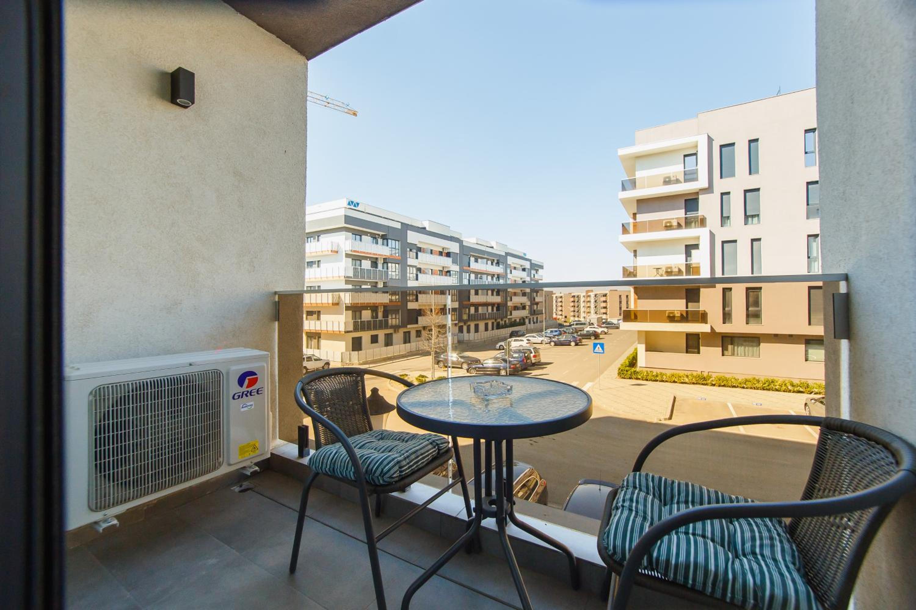 Olive Garden at West Residence view 5