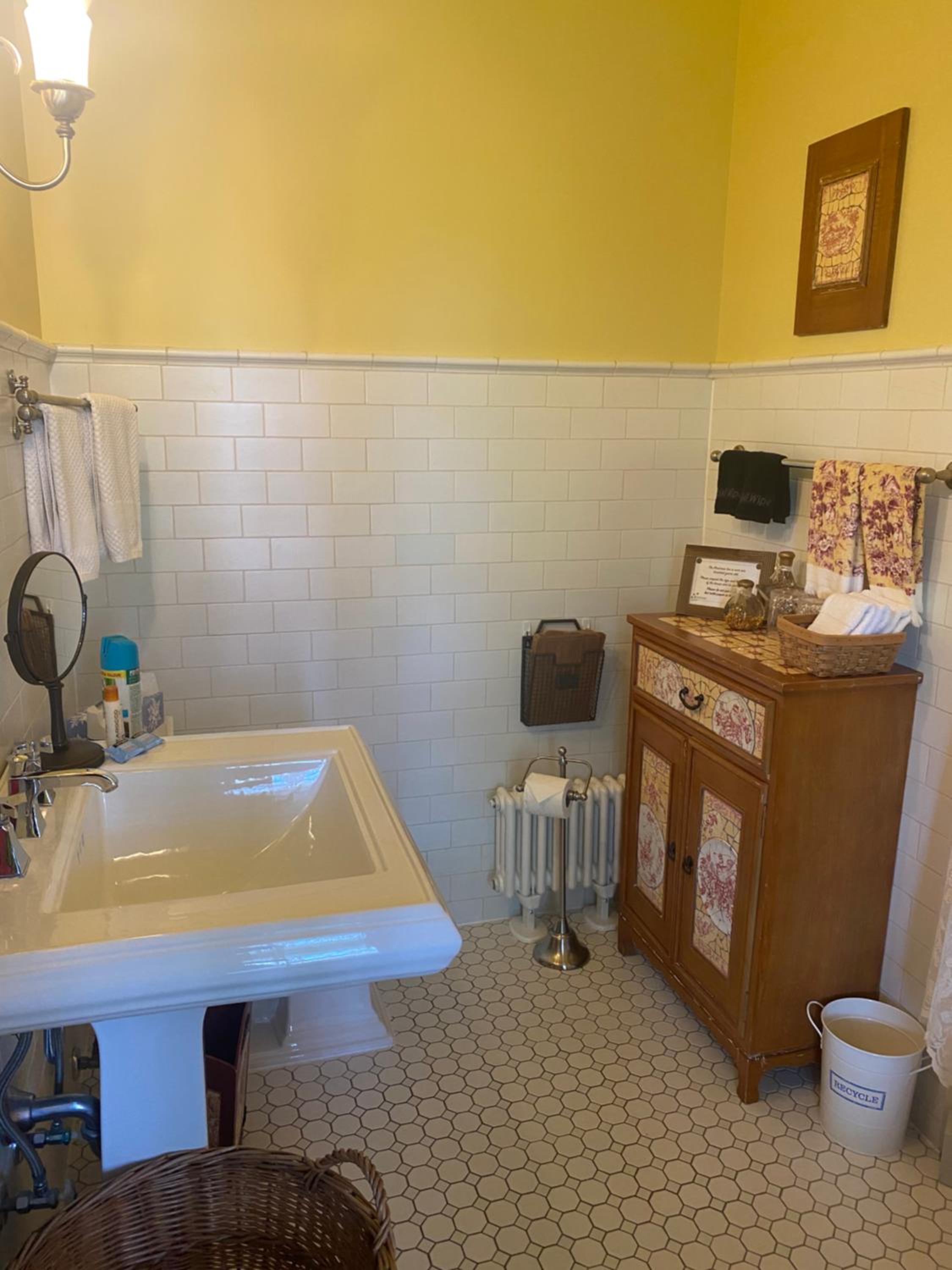 Belleville Vacations - Montrose Inn - Property Image 1