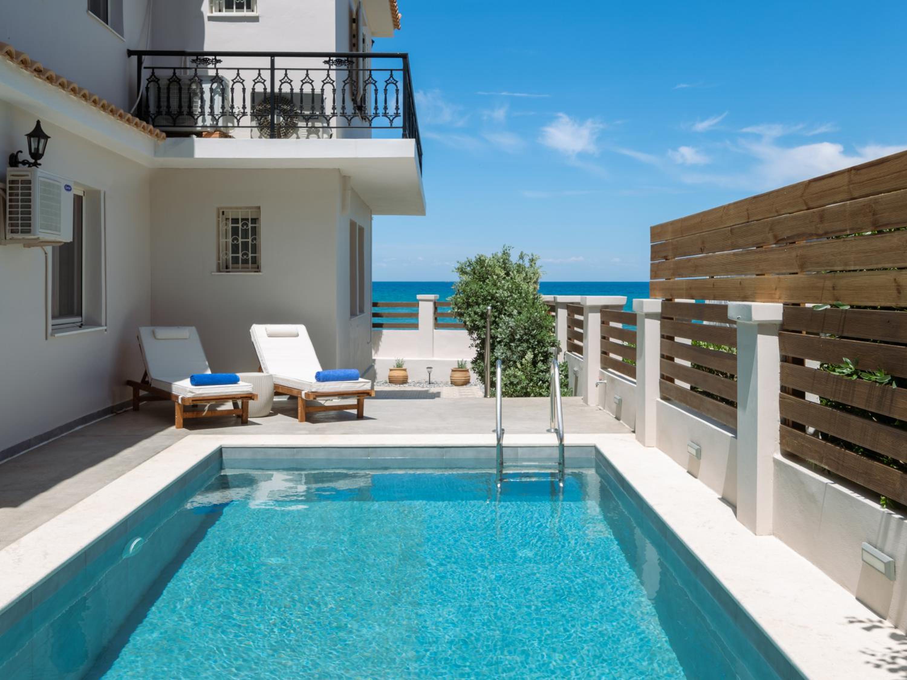 Villa Elizabeth - Seafront Classic Villa! view 4